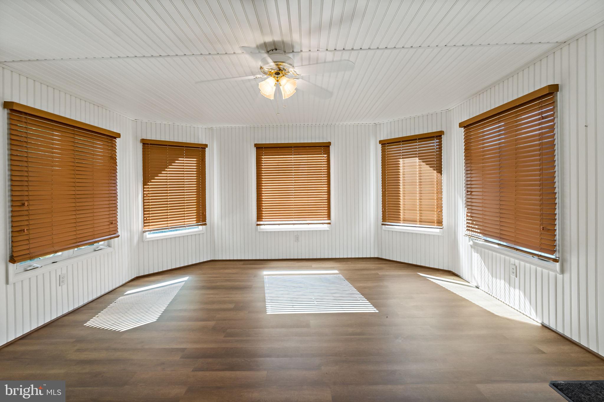 APPLE KNOLLS - Residential