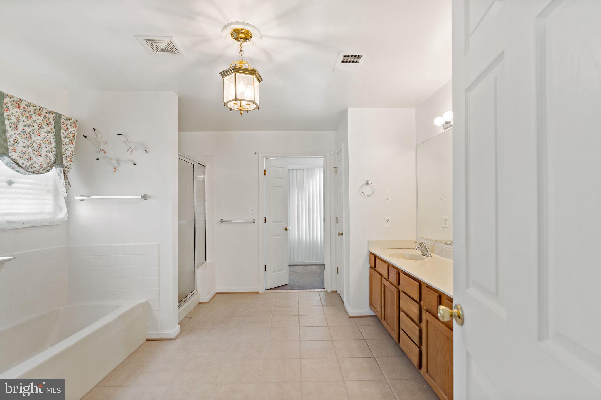 APPLE KNOLLS - Residential