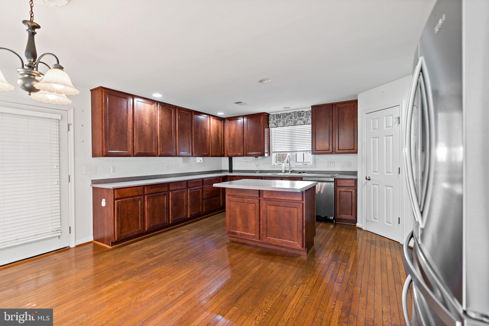 APPLE KNOLLS - Residential