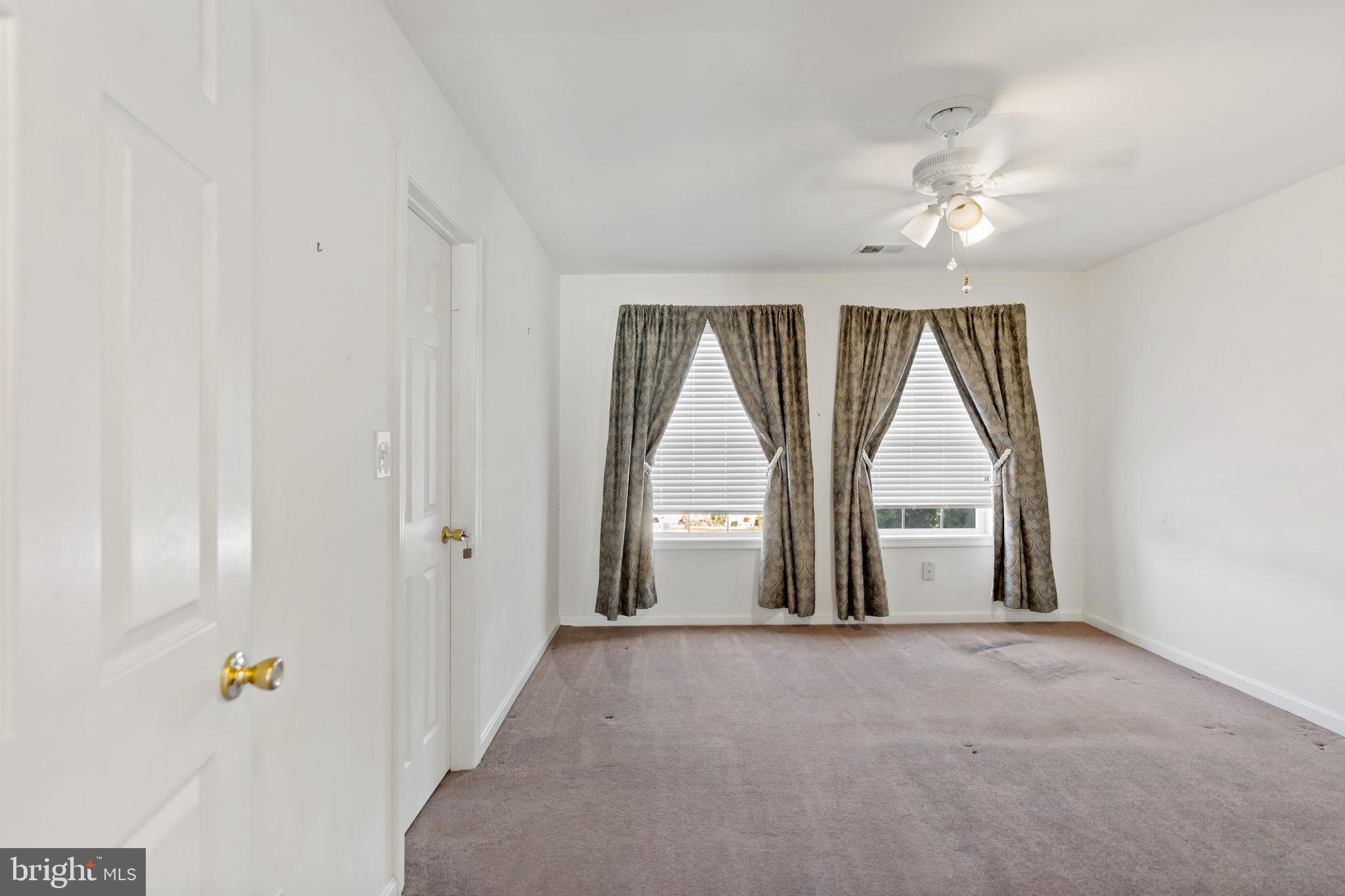 APPLE KNOLLS - Residential