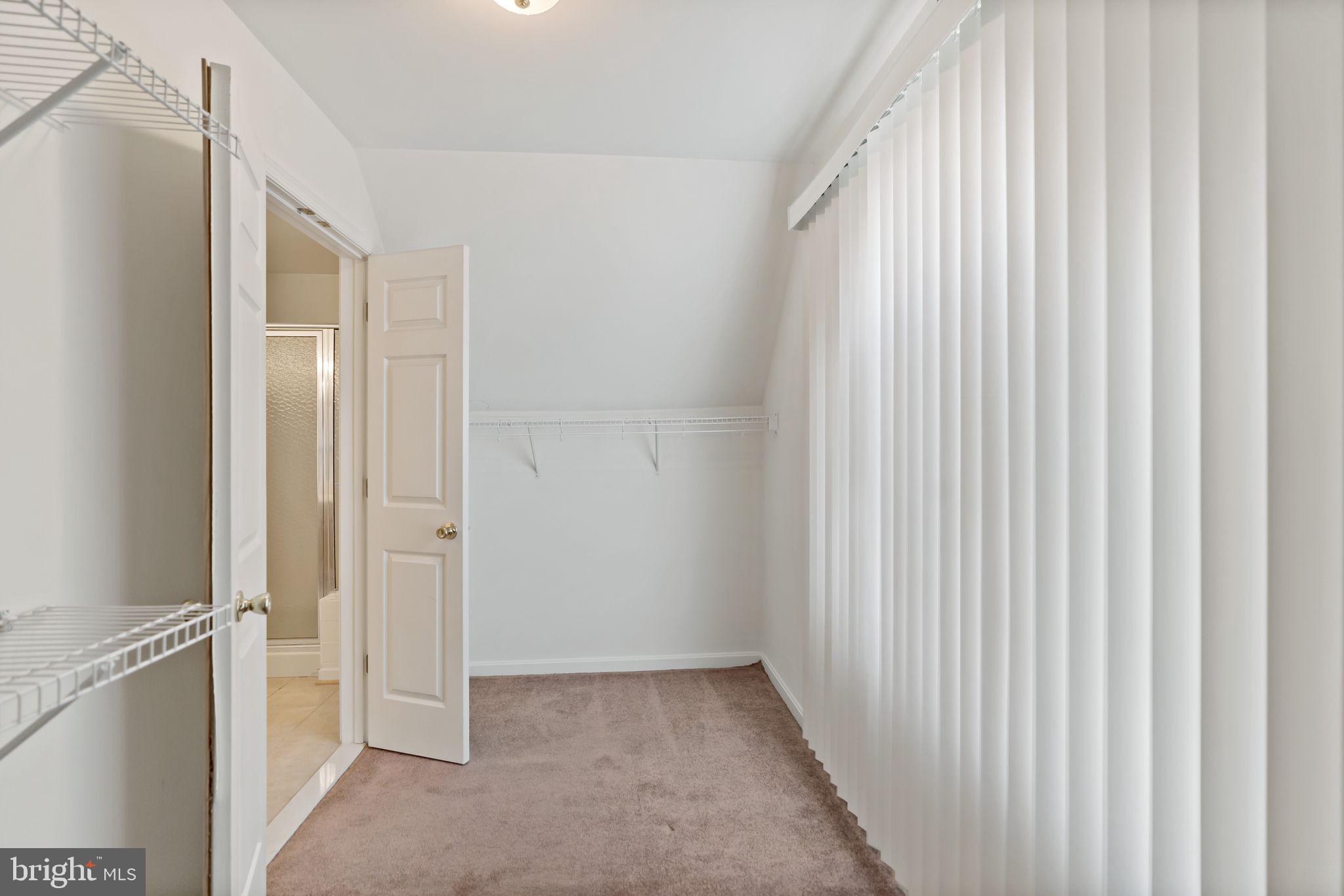 APPLE KNOLLS - Residential