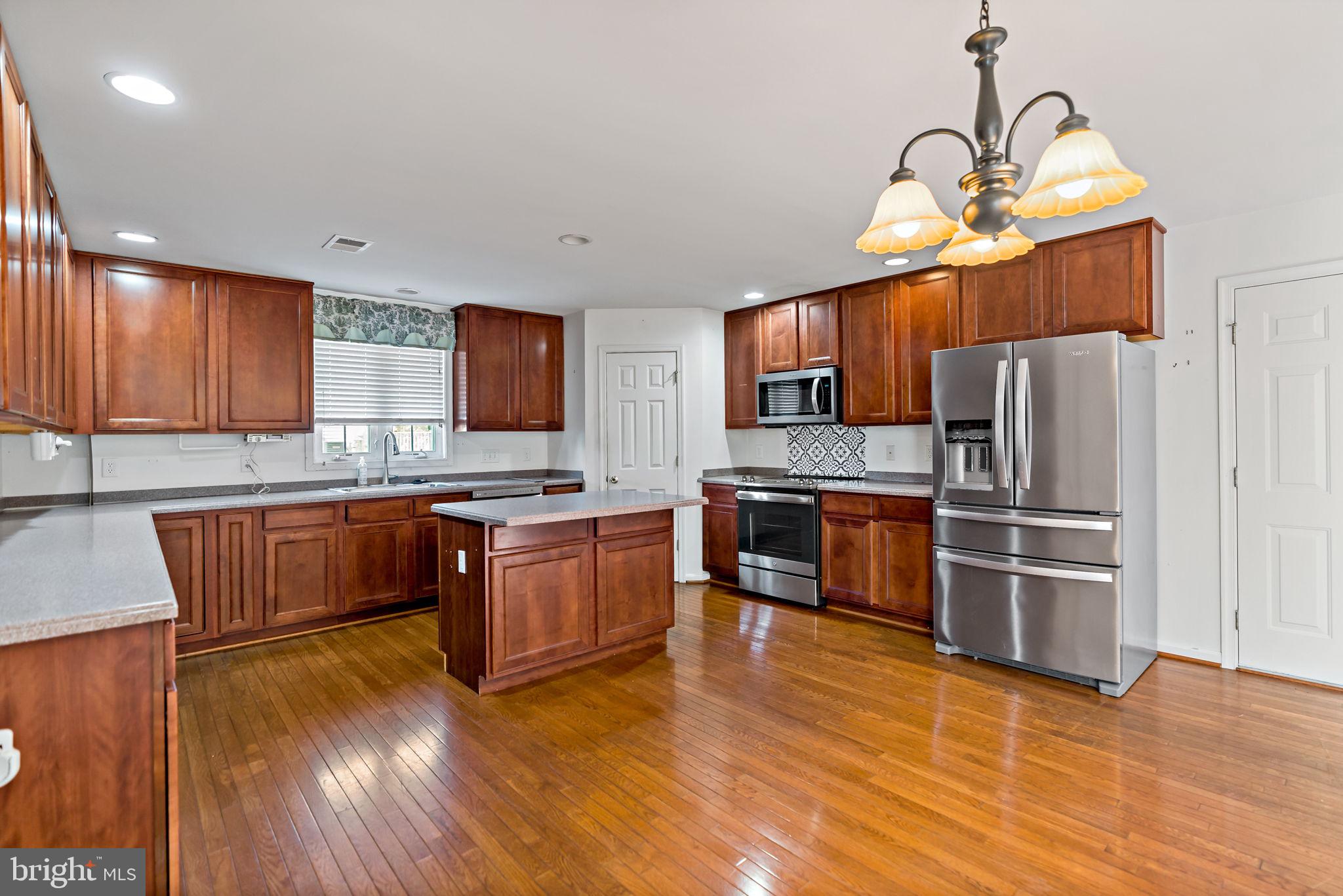 APPLE KNOLLS - Residential