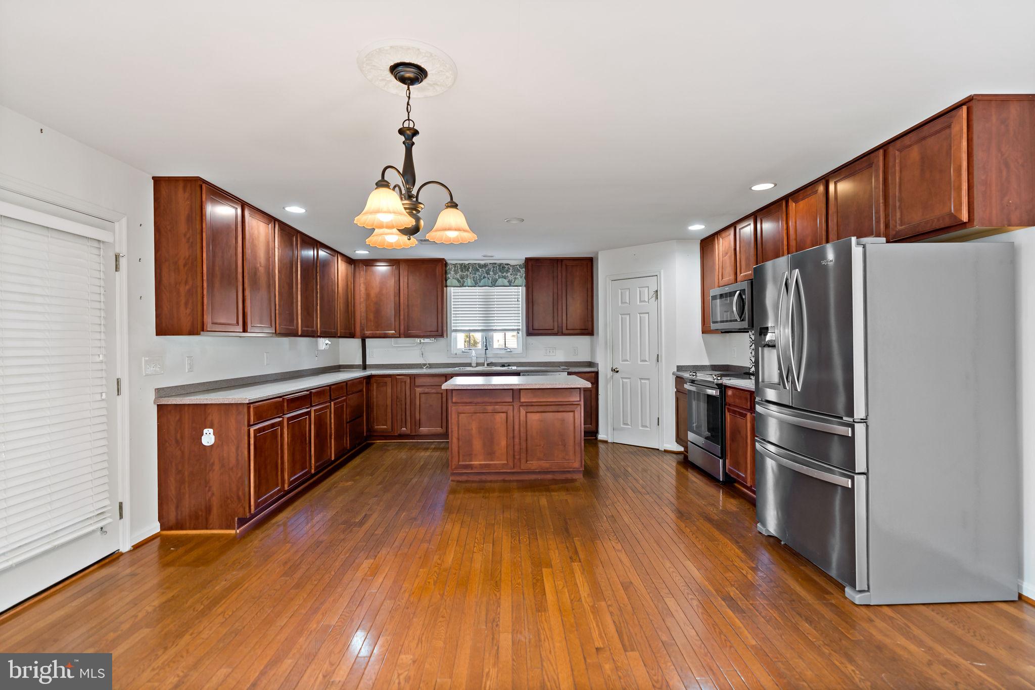 APPLE KNOLLS - Residential