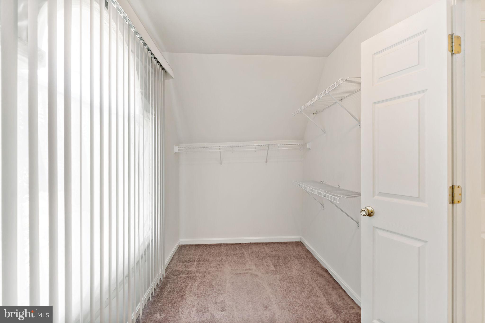 APPLE KNOLLS - Residential