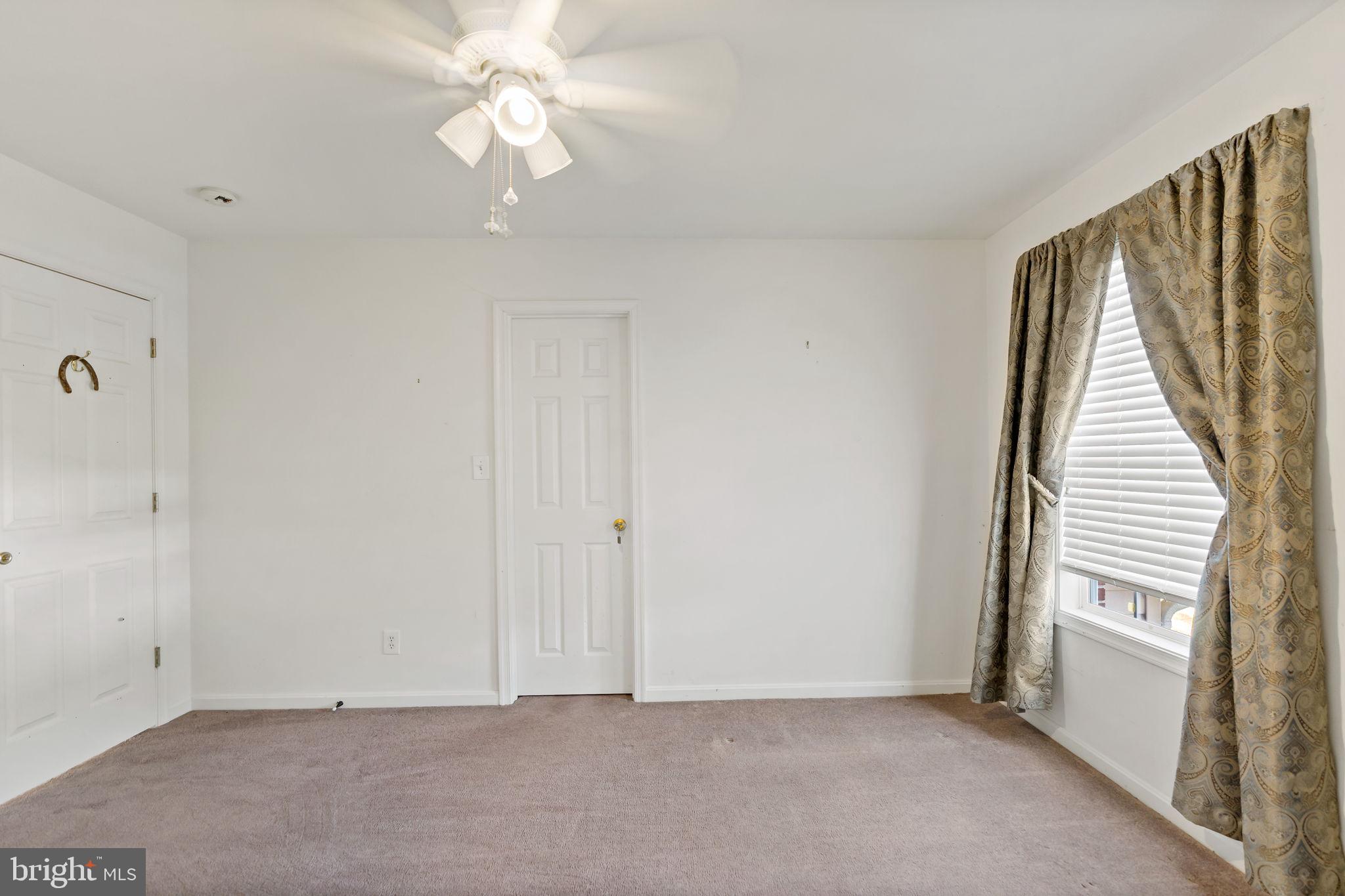 APPLE KNOLLS - Residential