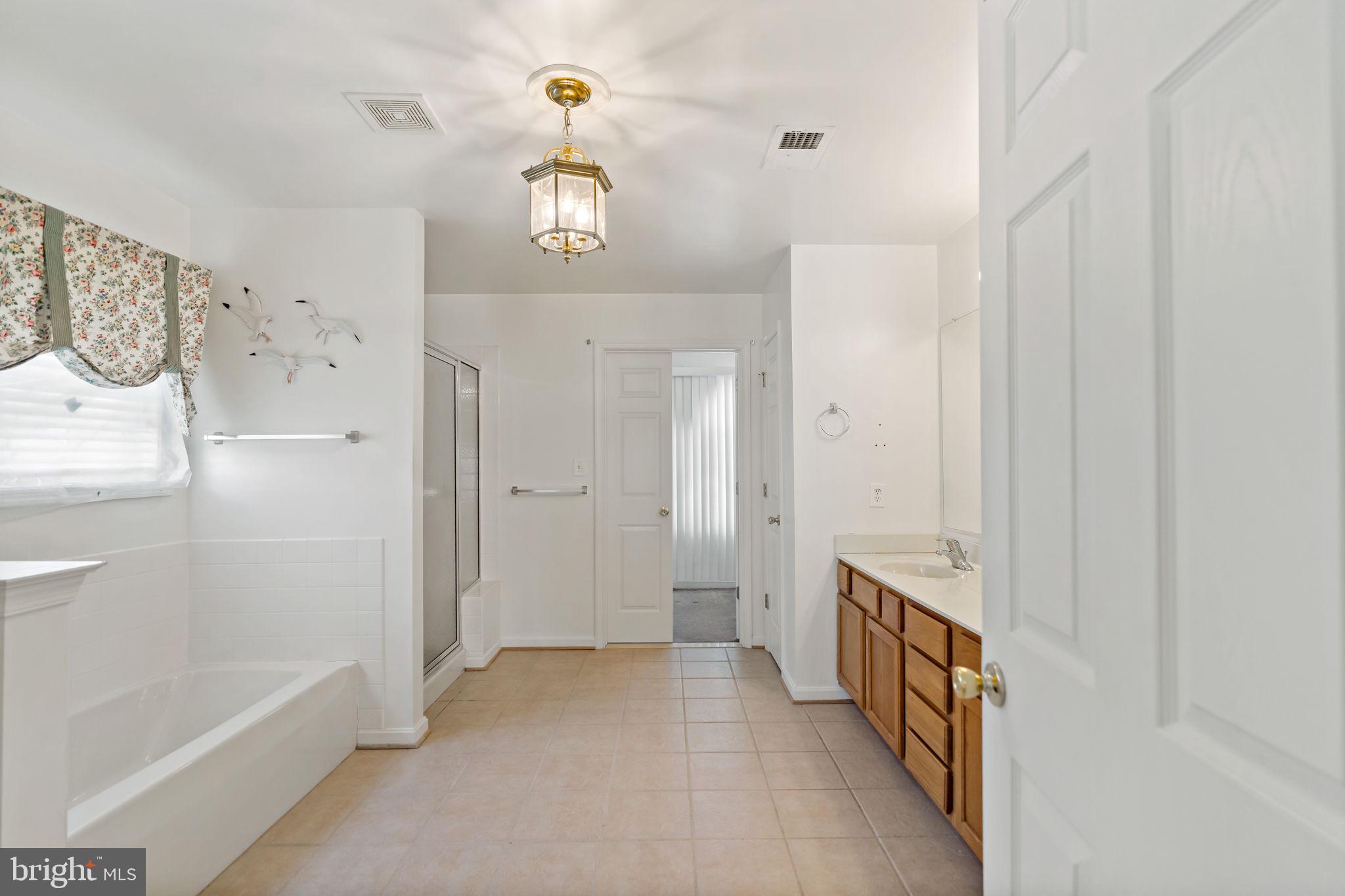 APPLE KNOLLS - Residential