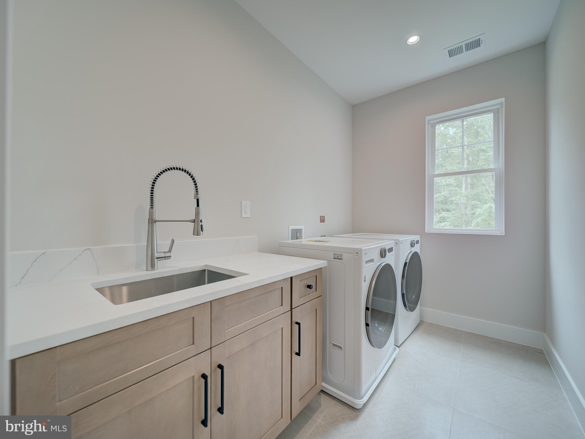 SHIRLEY GATE PARK - Residential