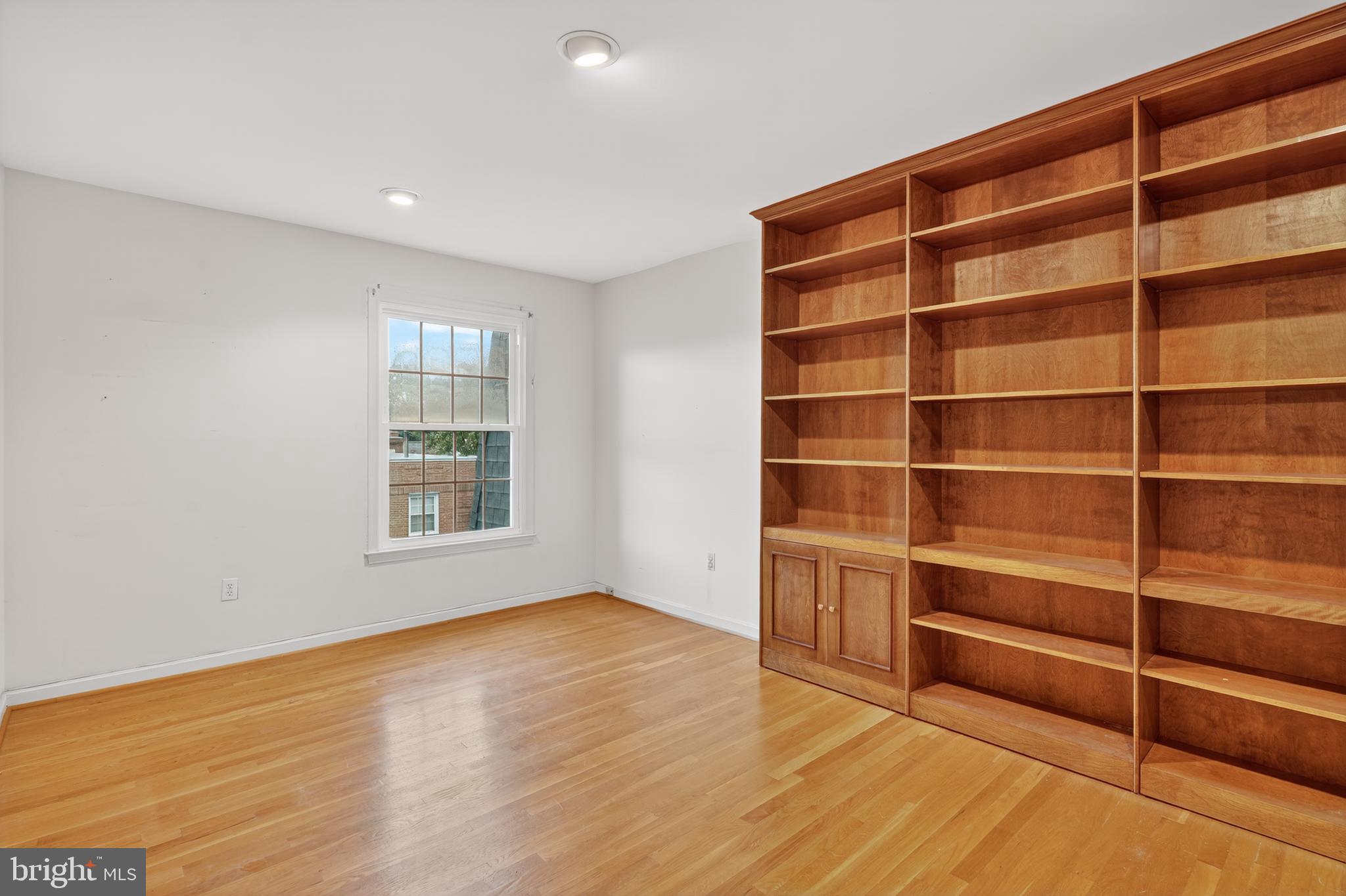 HALLCREST HEIGHTS - Residential