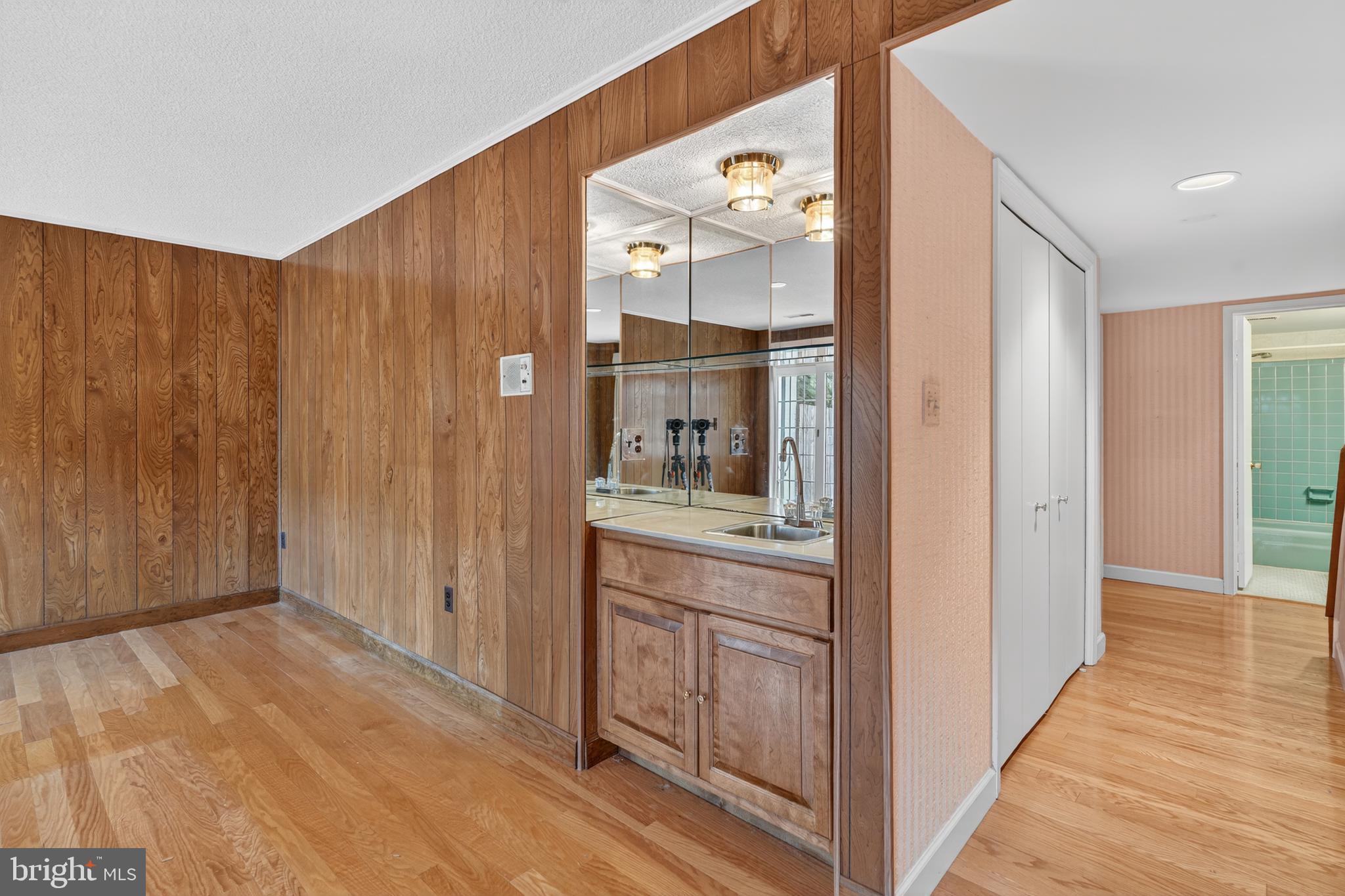 HALLCREST HEIGHTS - Residential