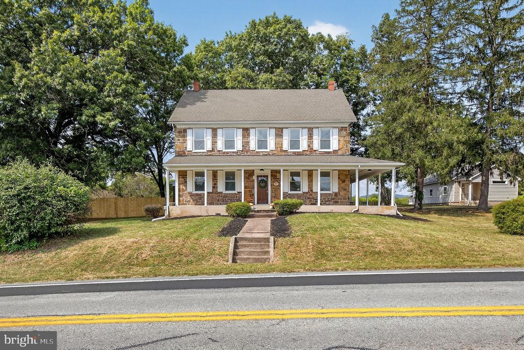 Photo of 225 E Canal Road, YORK, PA 17404 (MLS # PAYK2092512)