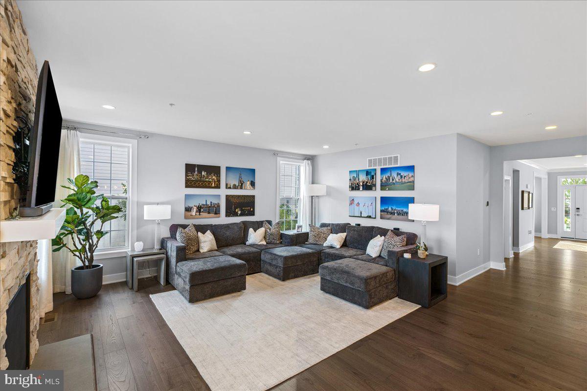 FENTONS CORNER - Residential