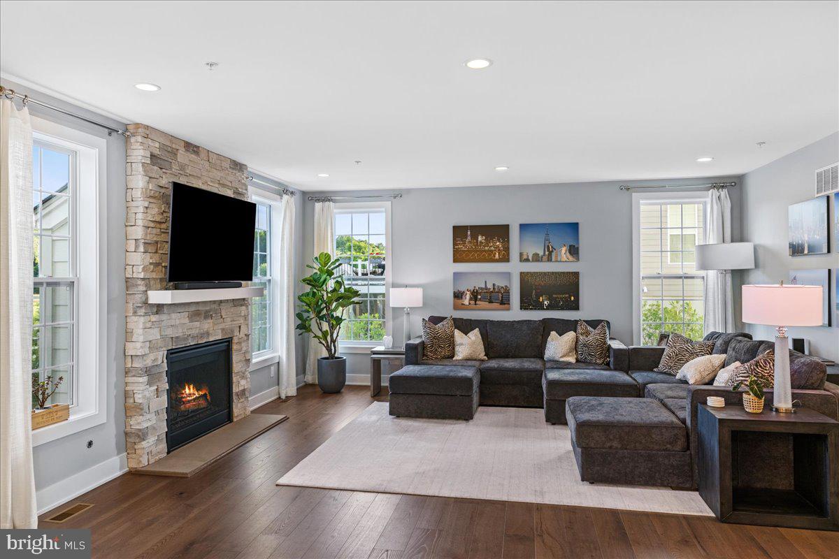 FENTONS CORNER - Residential