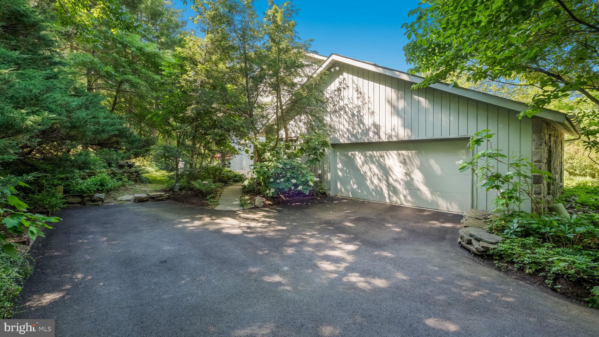 PEBBLE HILL - Residential