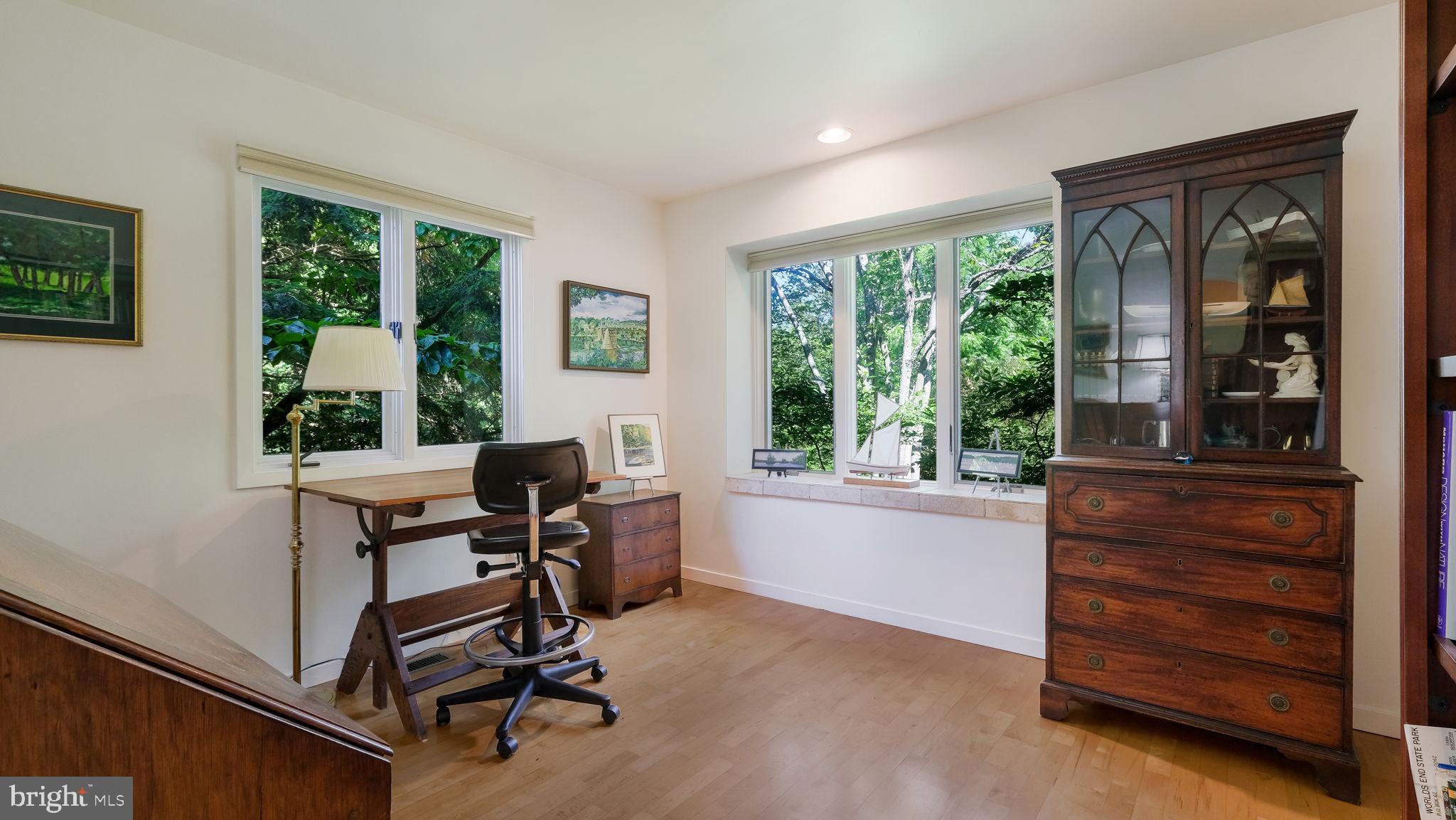 PEBBLE HILL - Residential