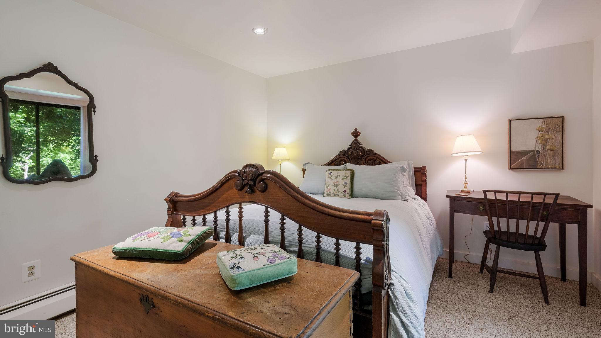 PEBBLE HILL - Residential