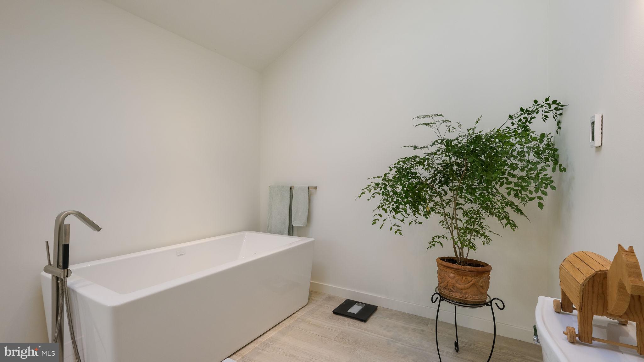 PEBBLE HILL - Residential