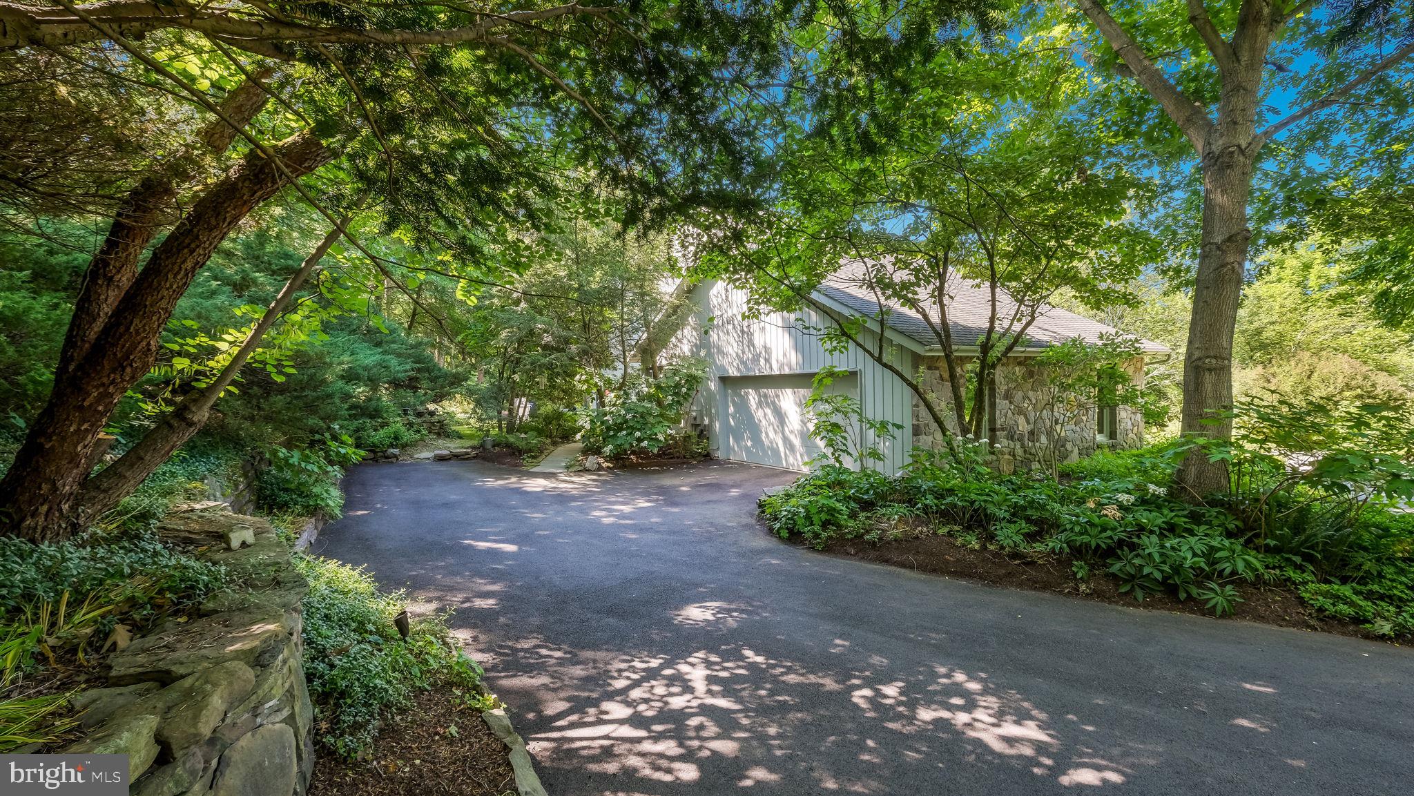 PEBBLE HILL - Residential