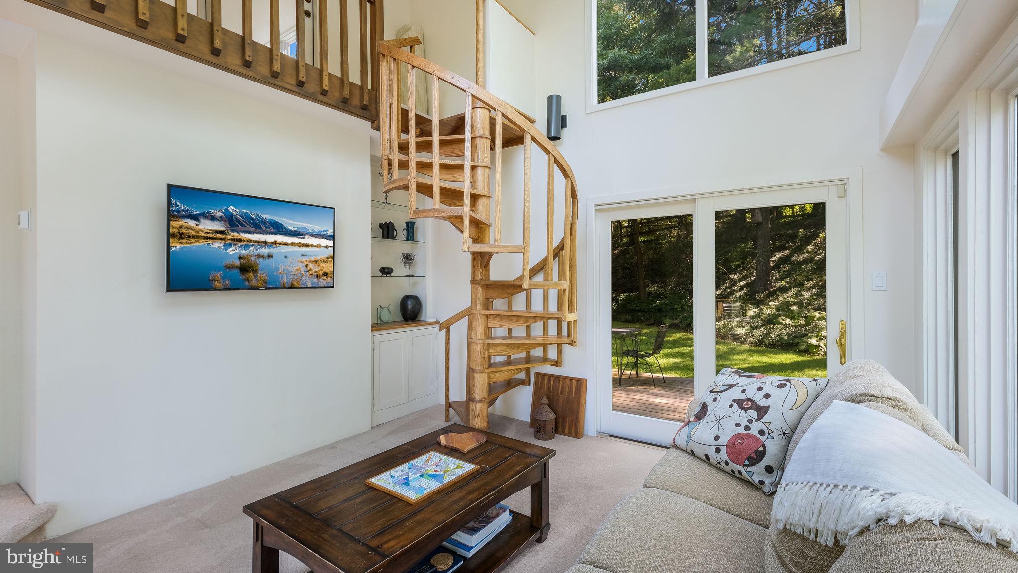 PEBBLE HILL - Residential