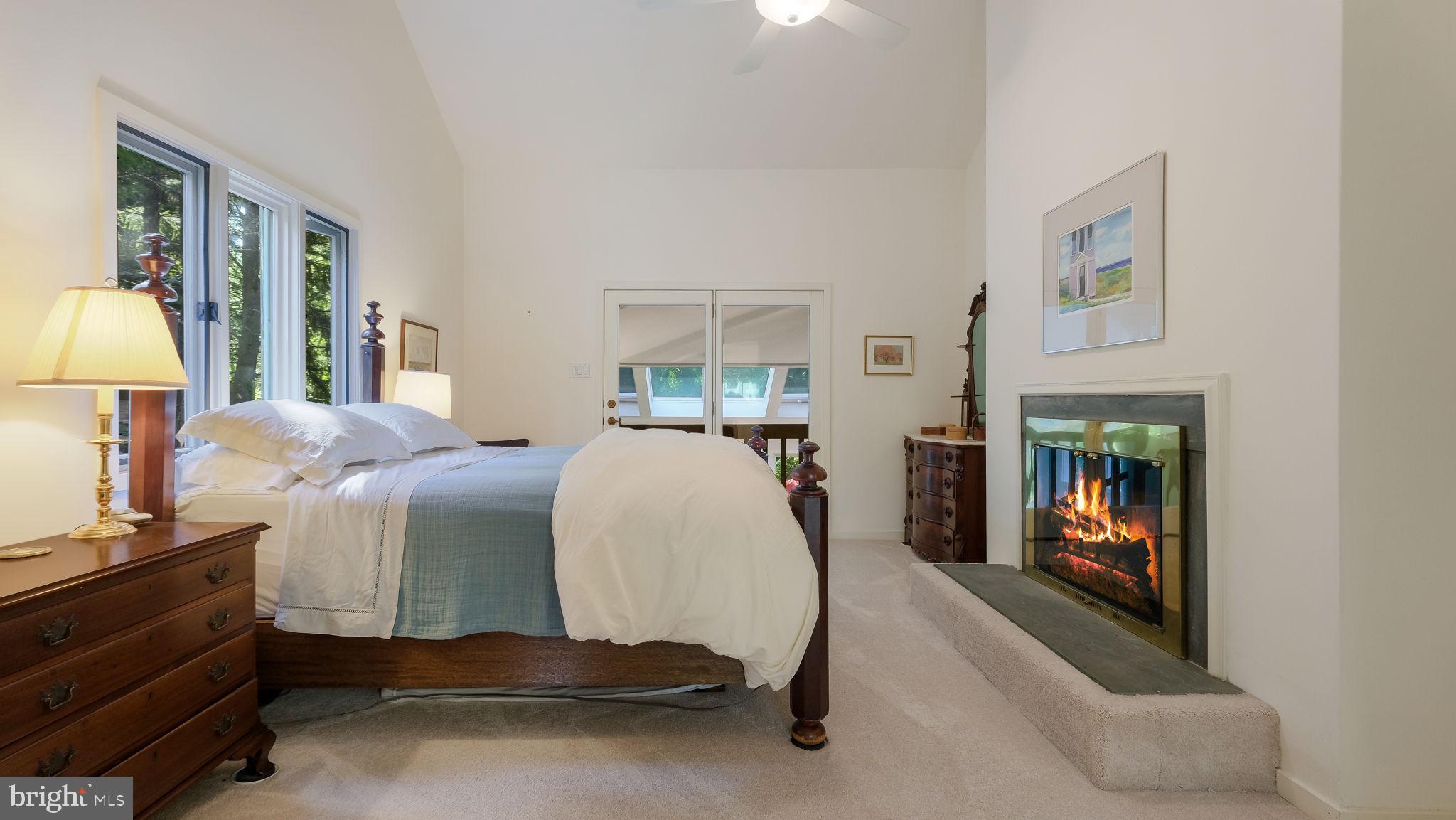 PEBBLE HILL - Residential