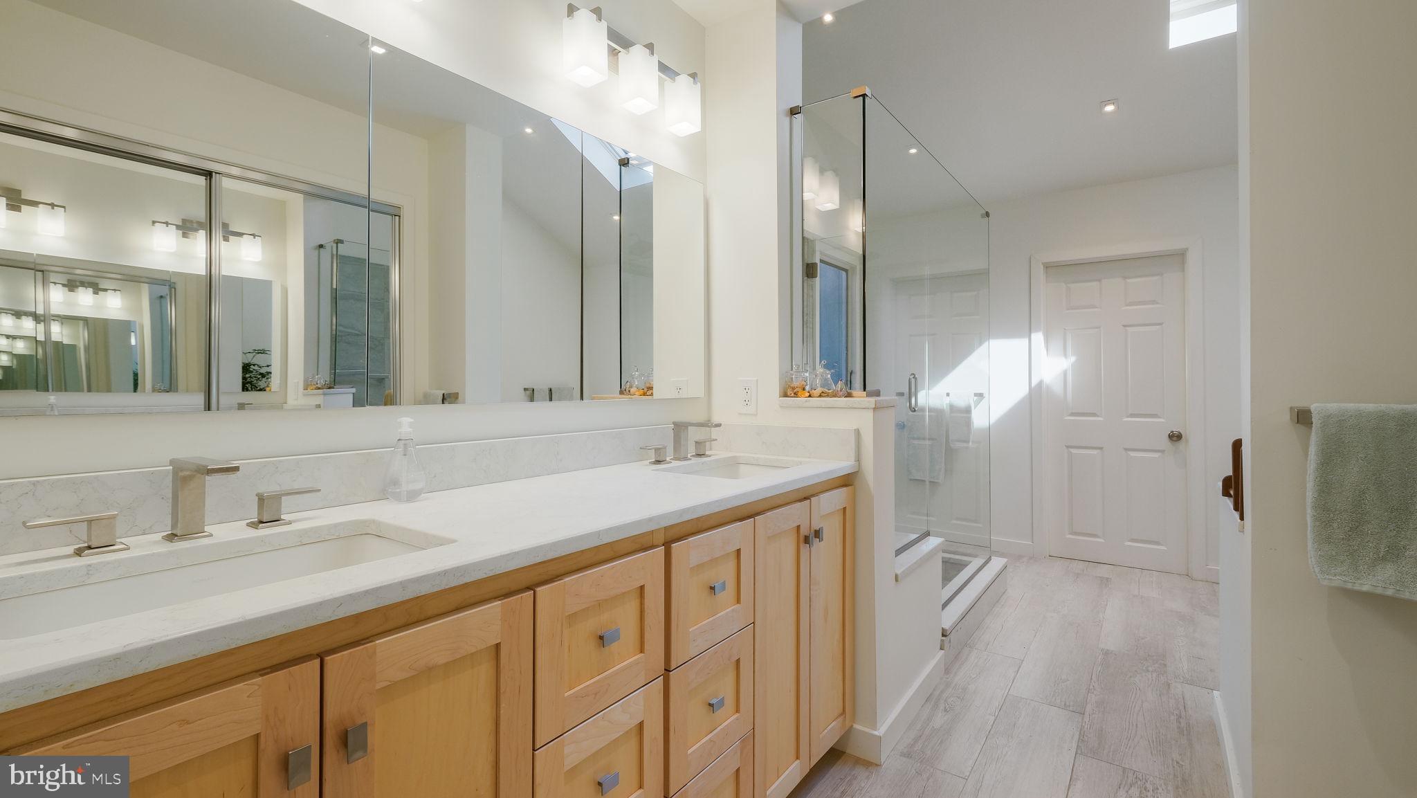 PEBBLE HILL - Residential