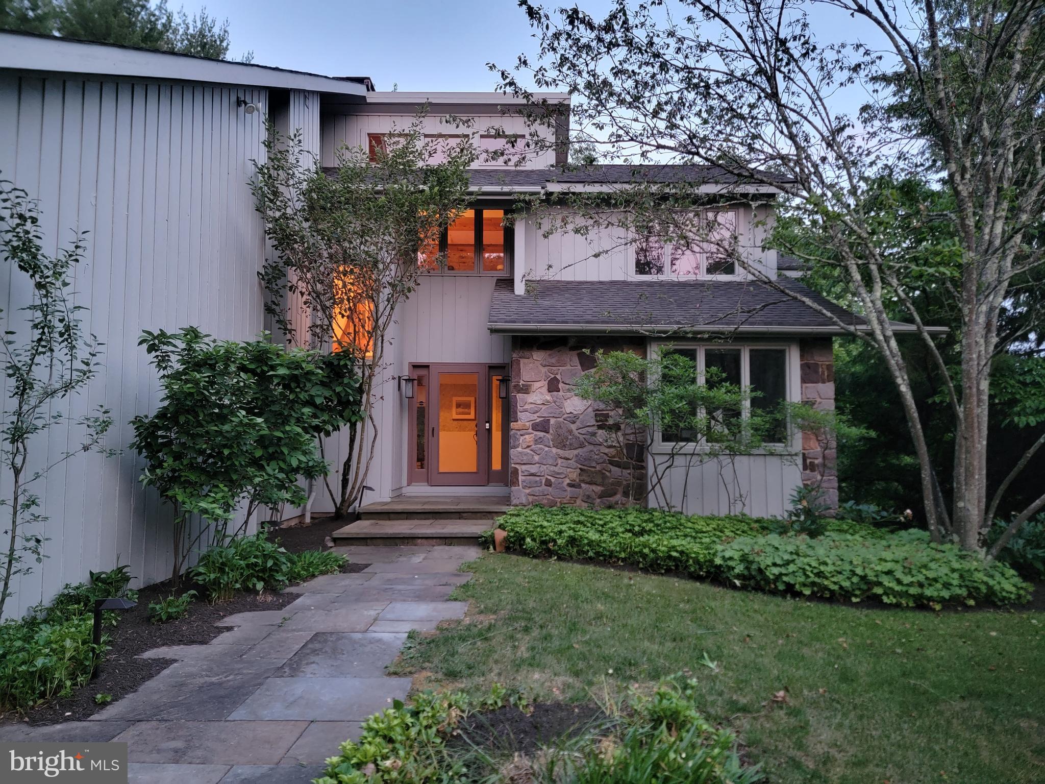 PEBBLE HILL - Residential