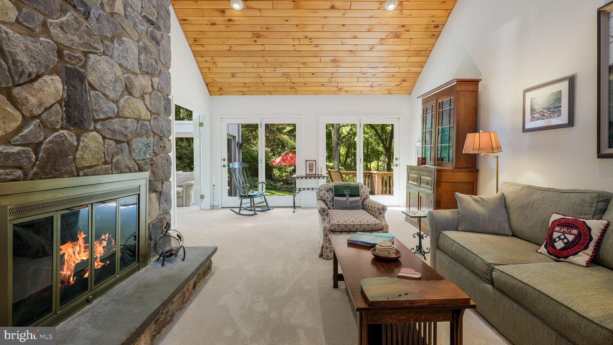 PEBBLE HILL - Residential