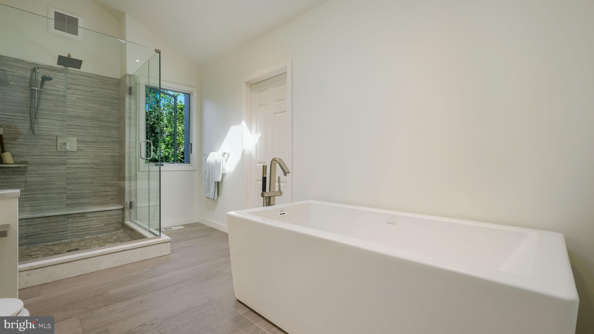 PEBBLE HILL - Residential