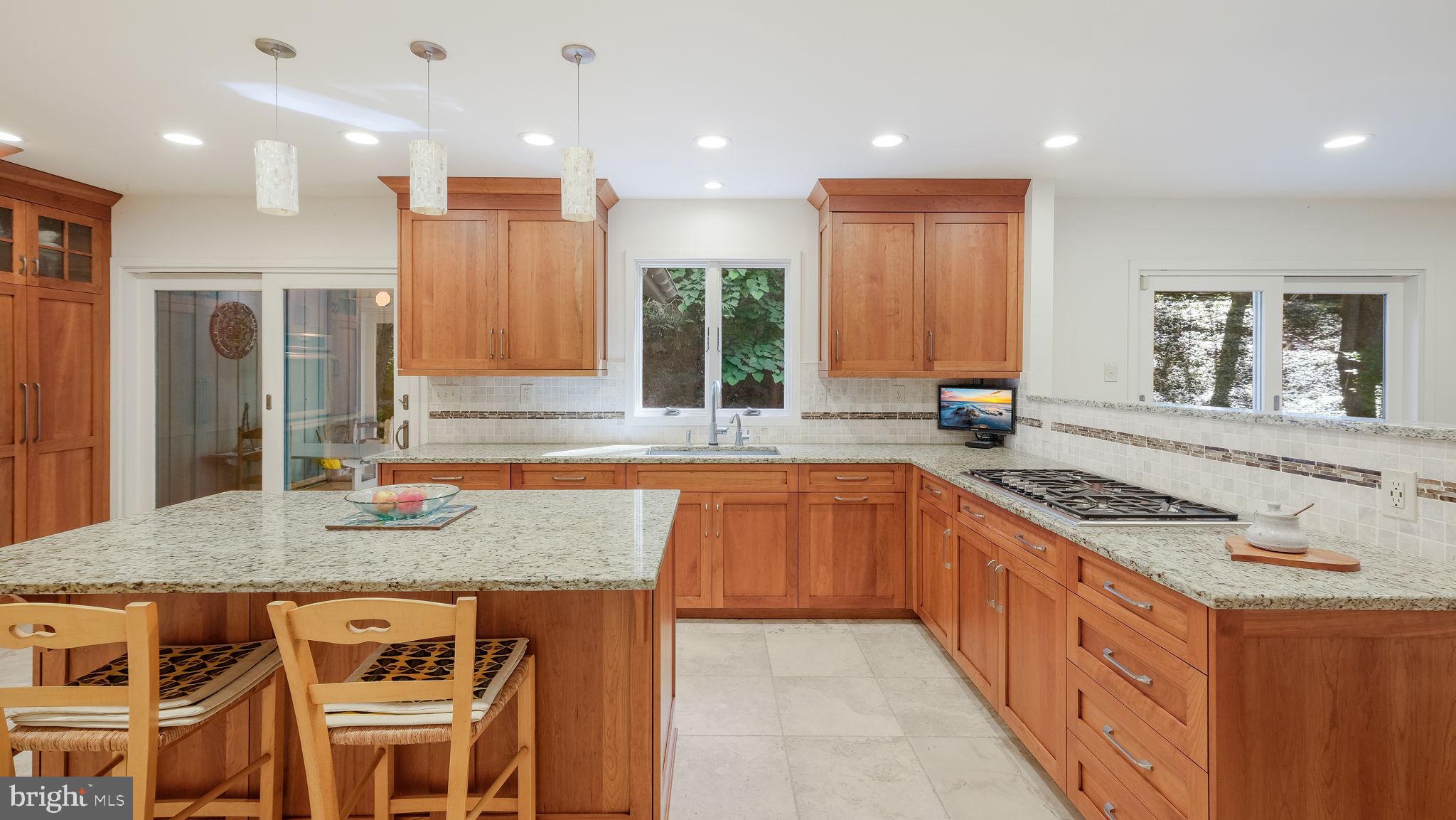 PEBBLE HILL - Residential