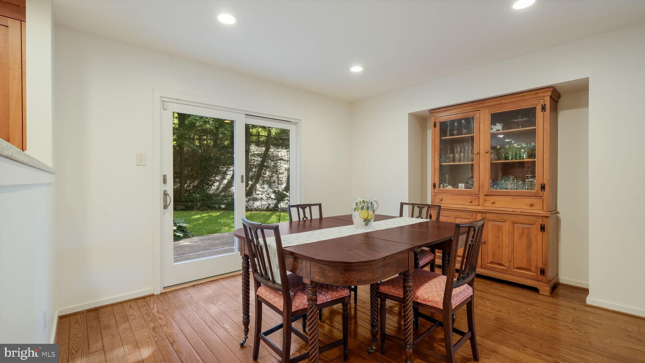 PEBBLE HILL - Residential