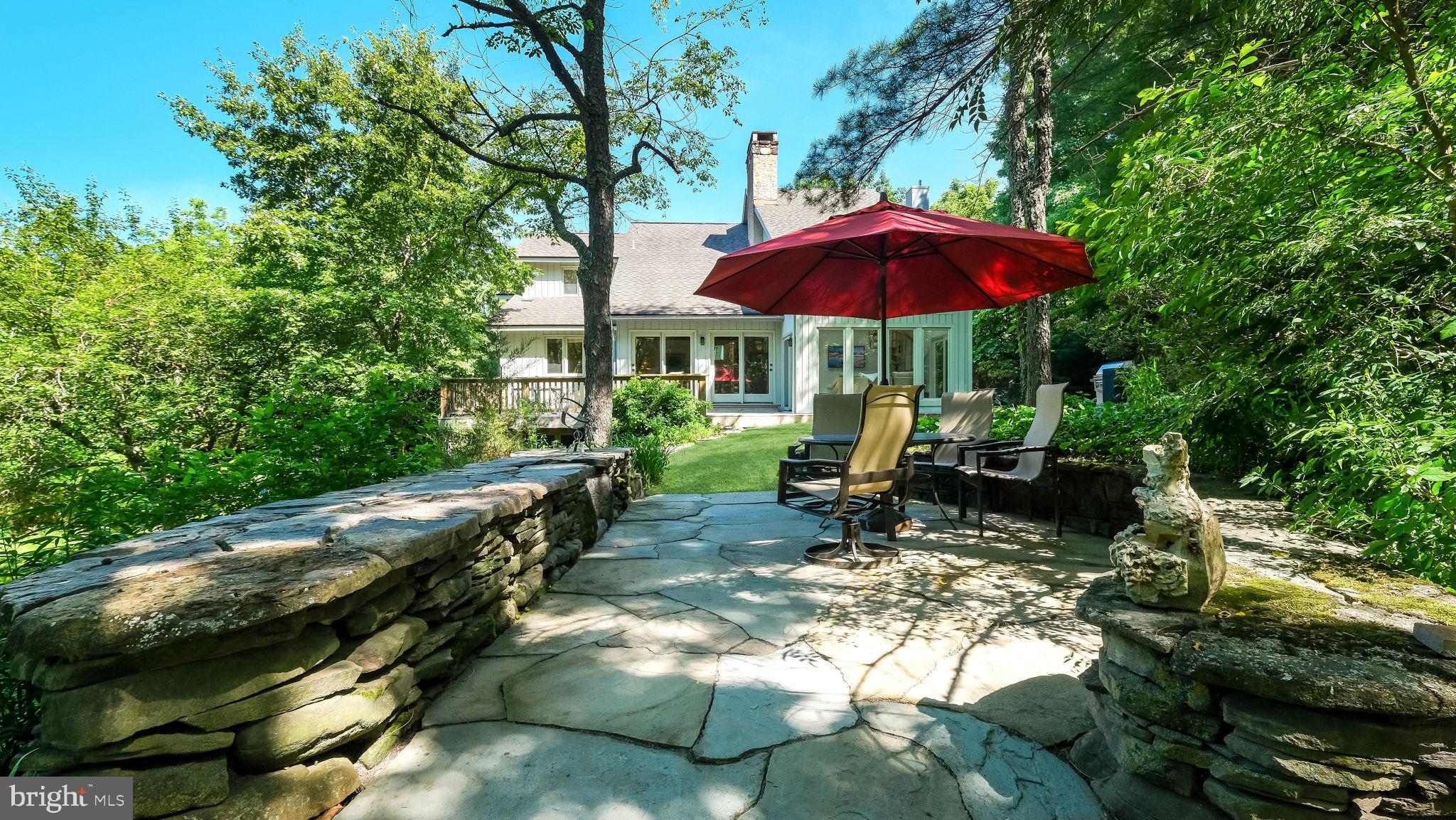 PEBBLE HILL - Residential