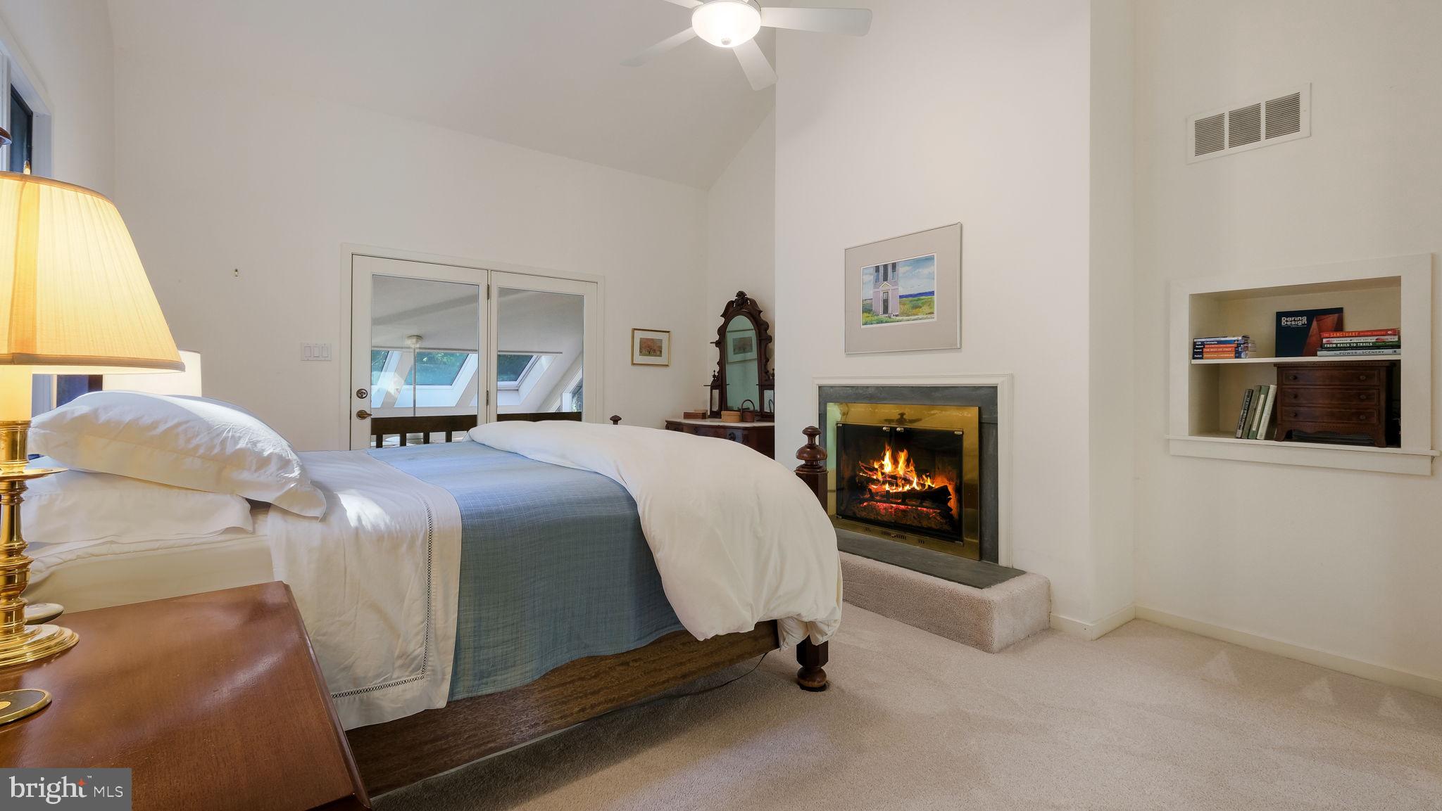 PEBBLE HILL - Residential