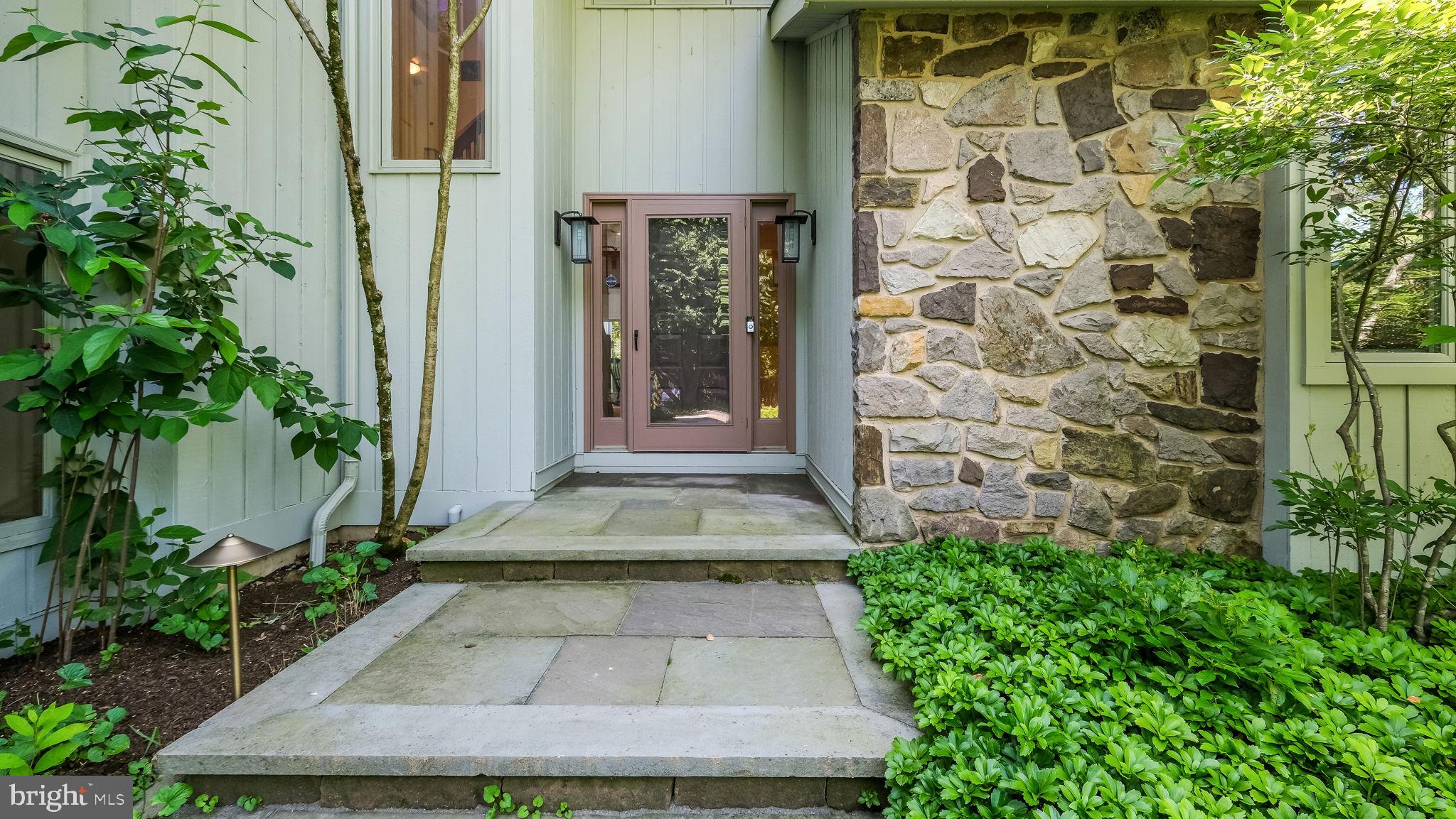 PEBBLE HILL - Residential