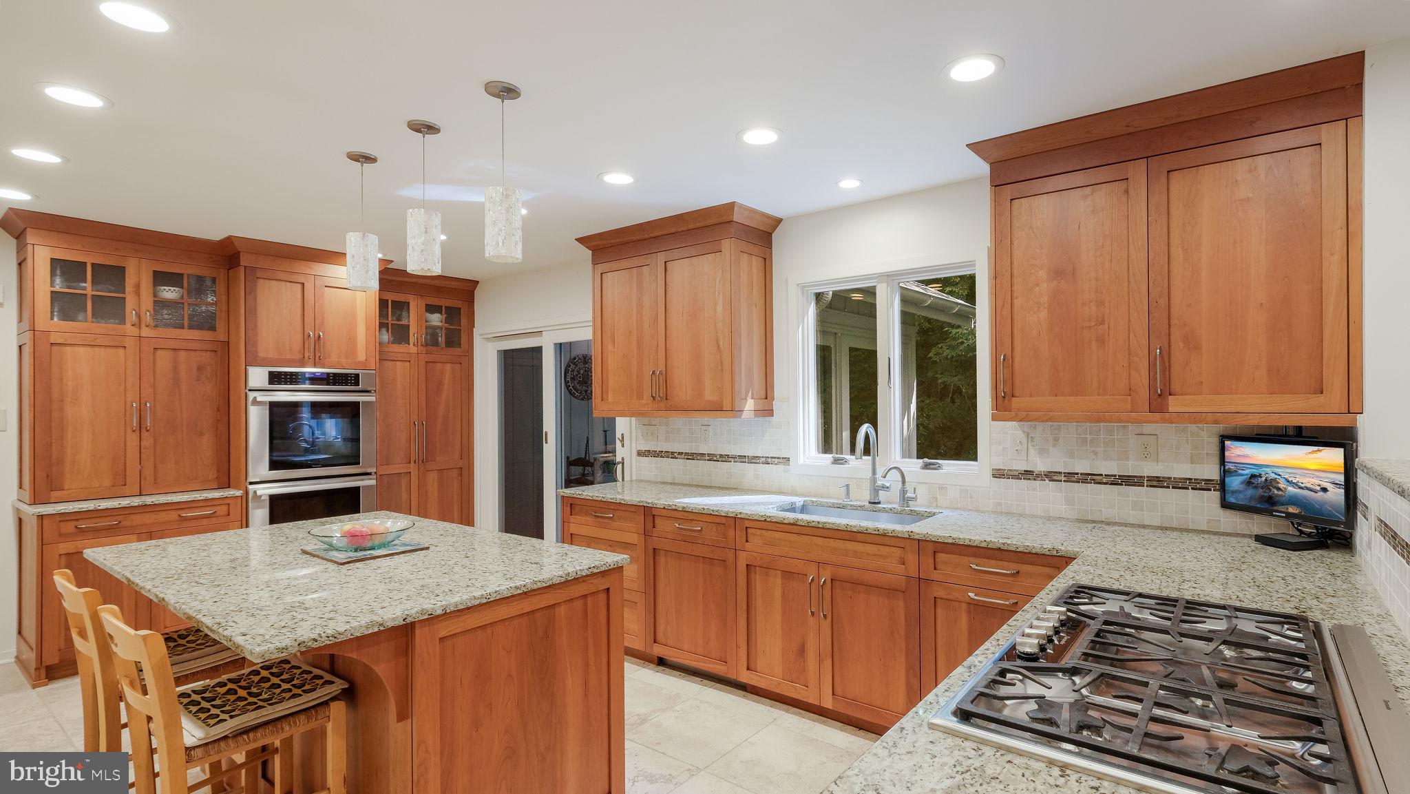 PEBBLE HILL - Residential