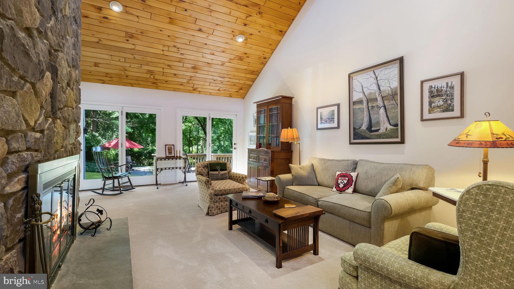 PEBBLE HILL - Residential