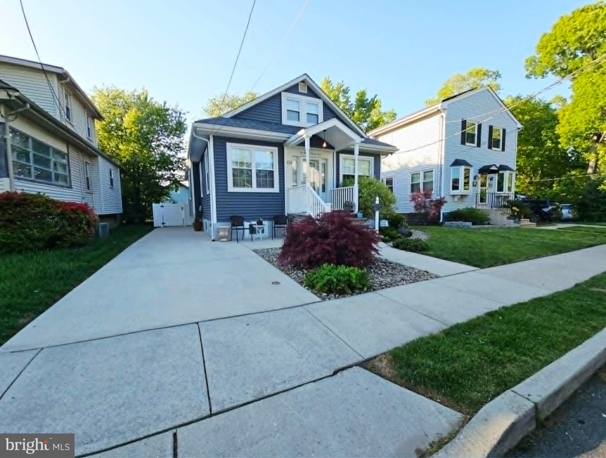 123 E OAKLAND AVENUE