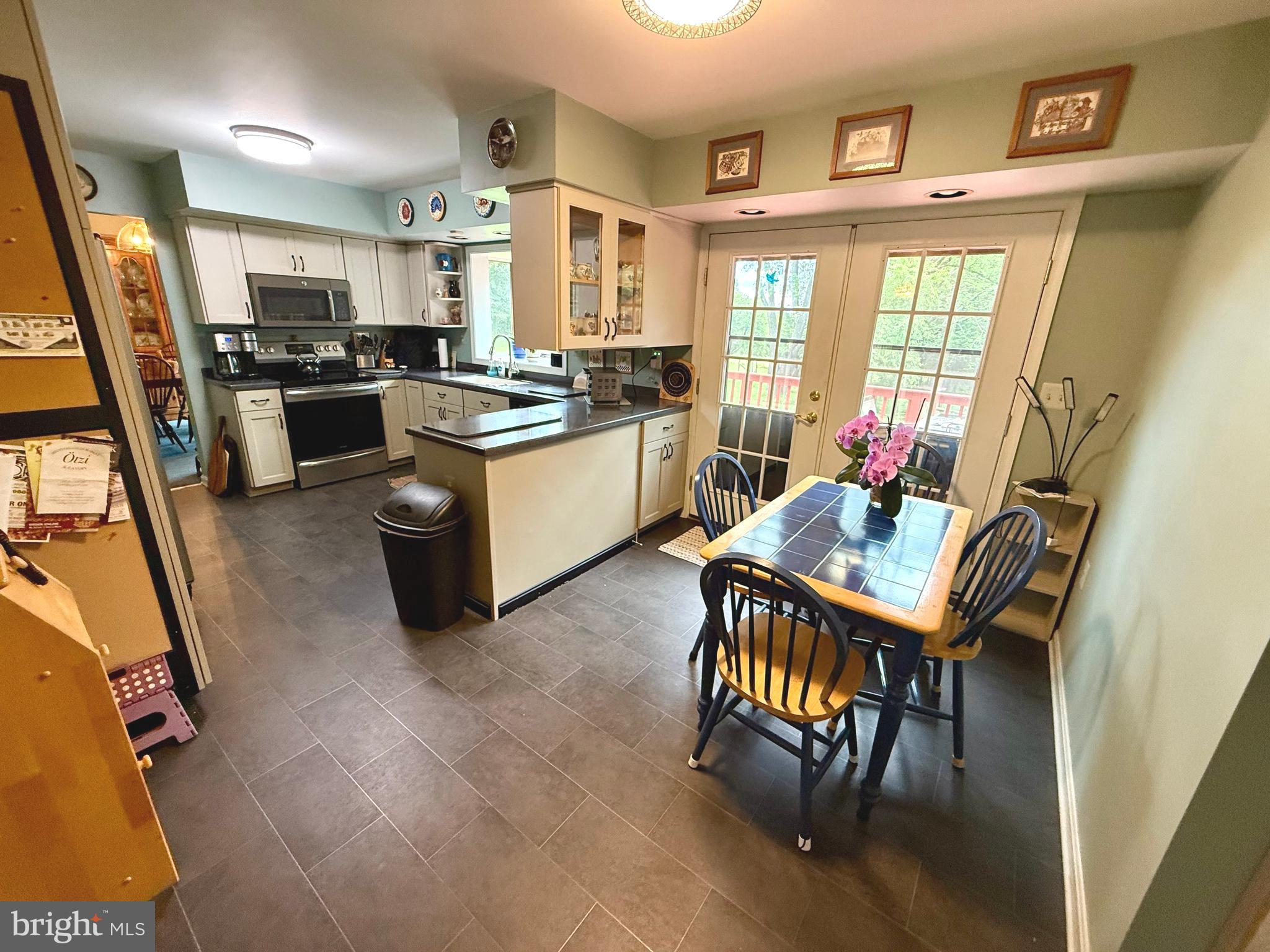 FLOHRVILLE - Residential