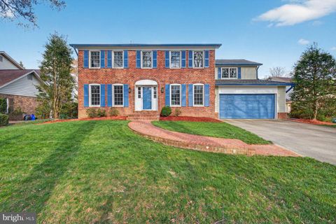 Photo of 14 Fairwood Court, ROCKVILLE, MD 20850 (MLS # MDMC2226364)