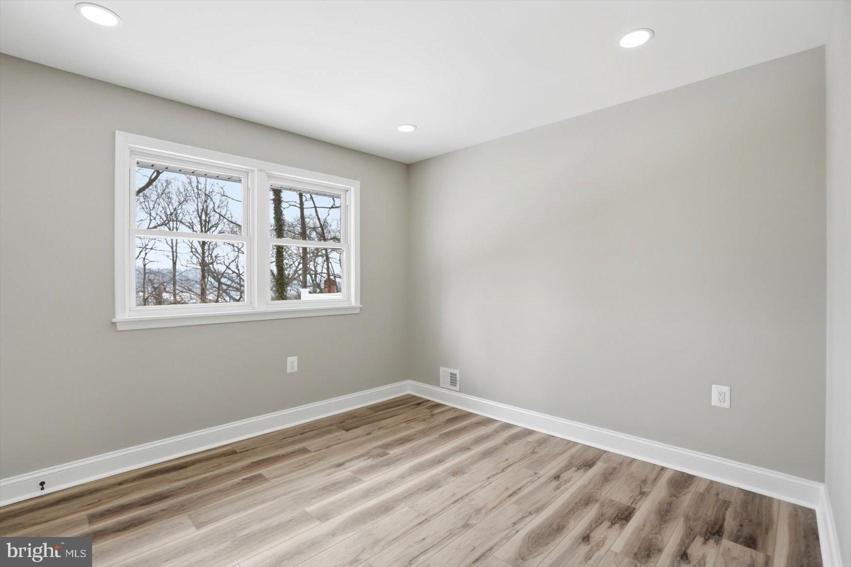 COVENTRY - Residential