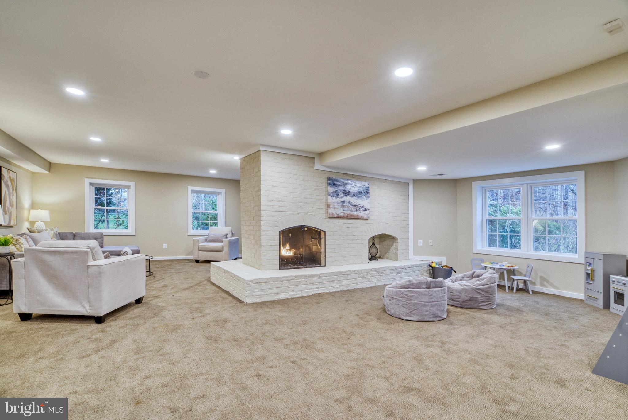 POTOMAC KNOLLS - Residential