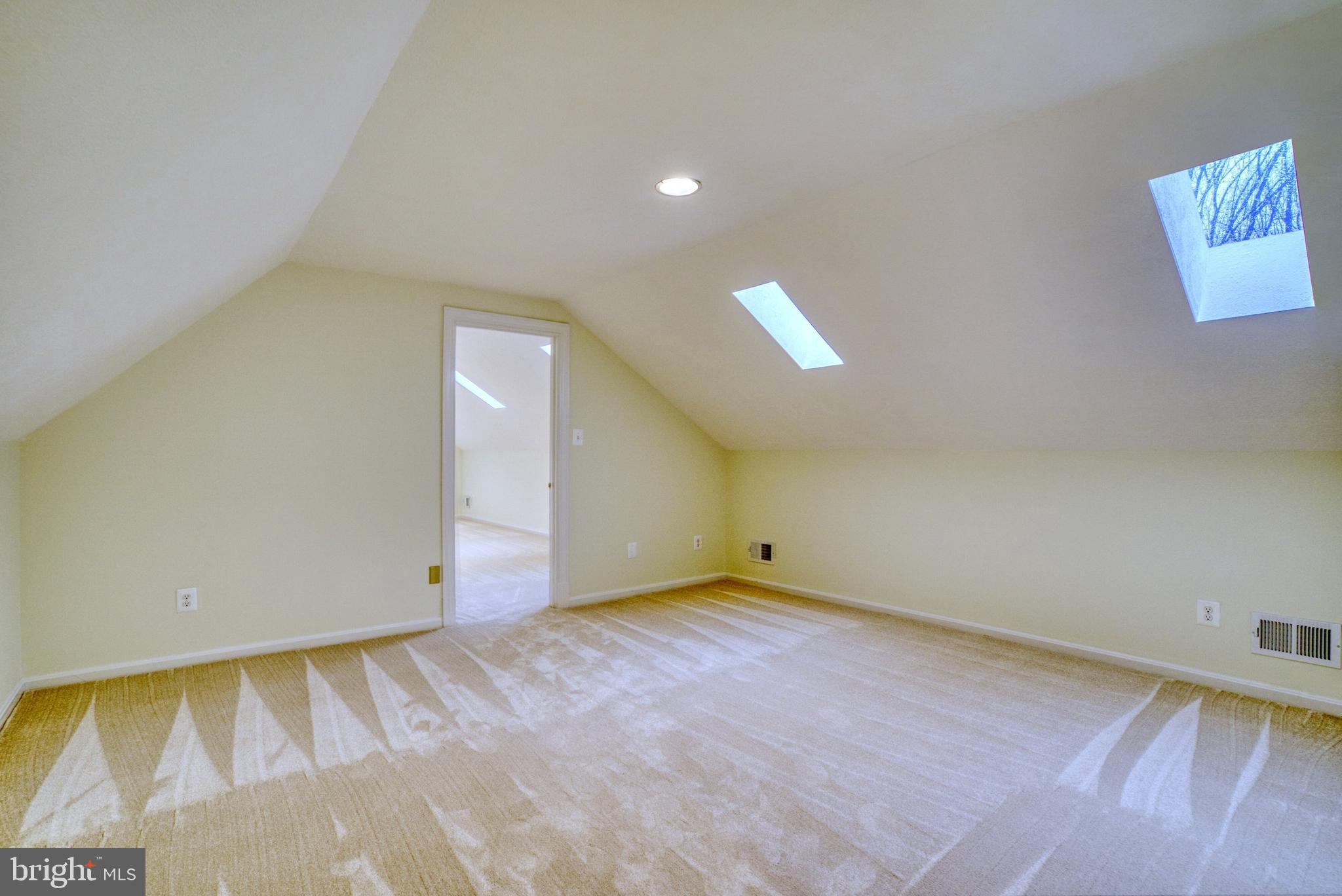 POTOMAC KNOLLS - Residential