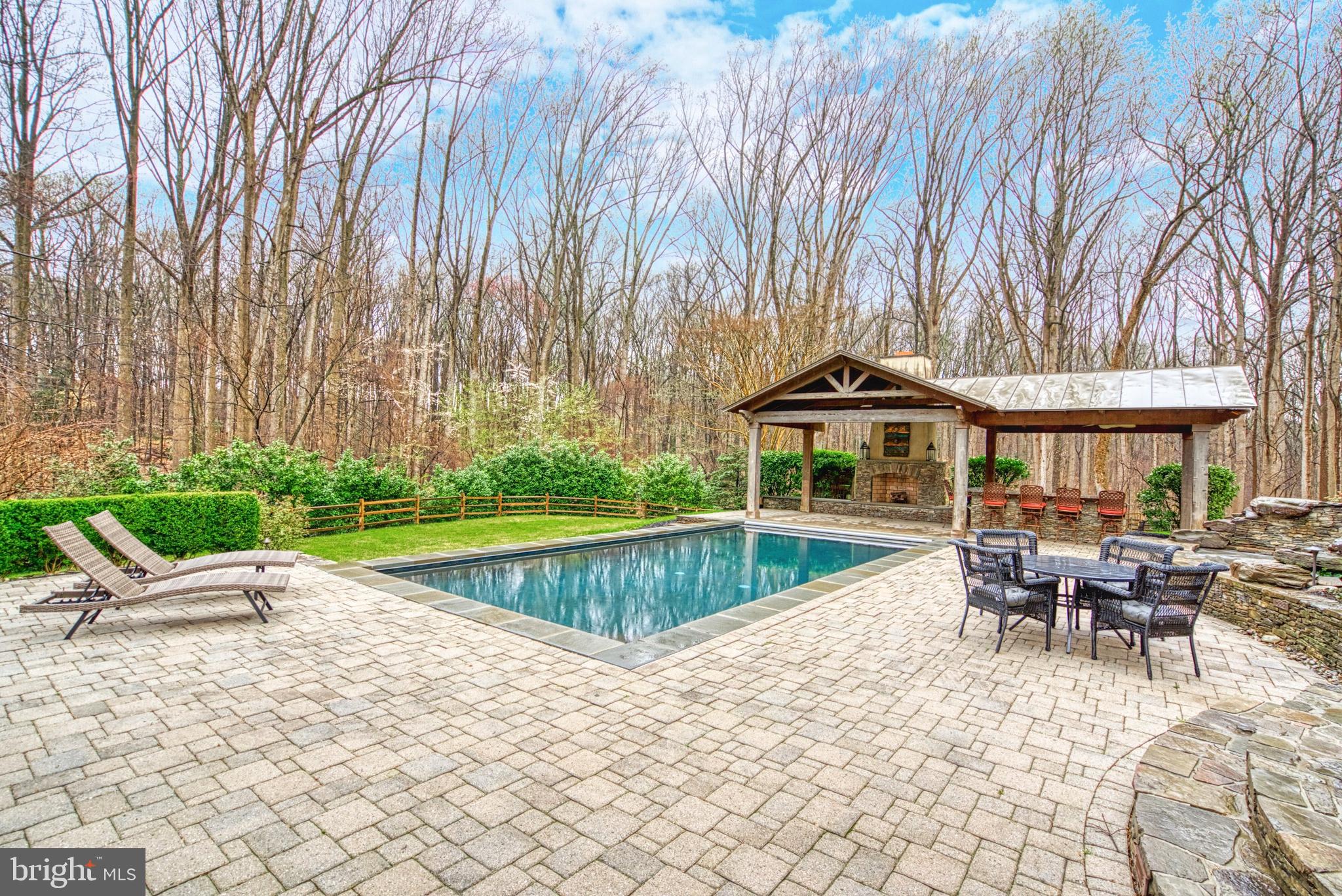 POTOMAC KNOLLS - Residential