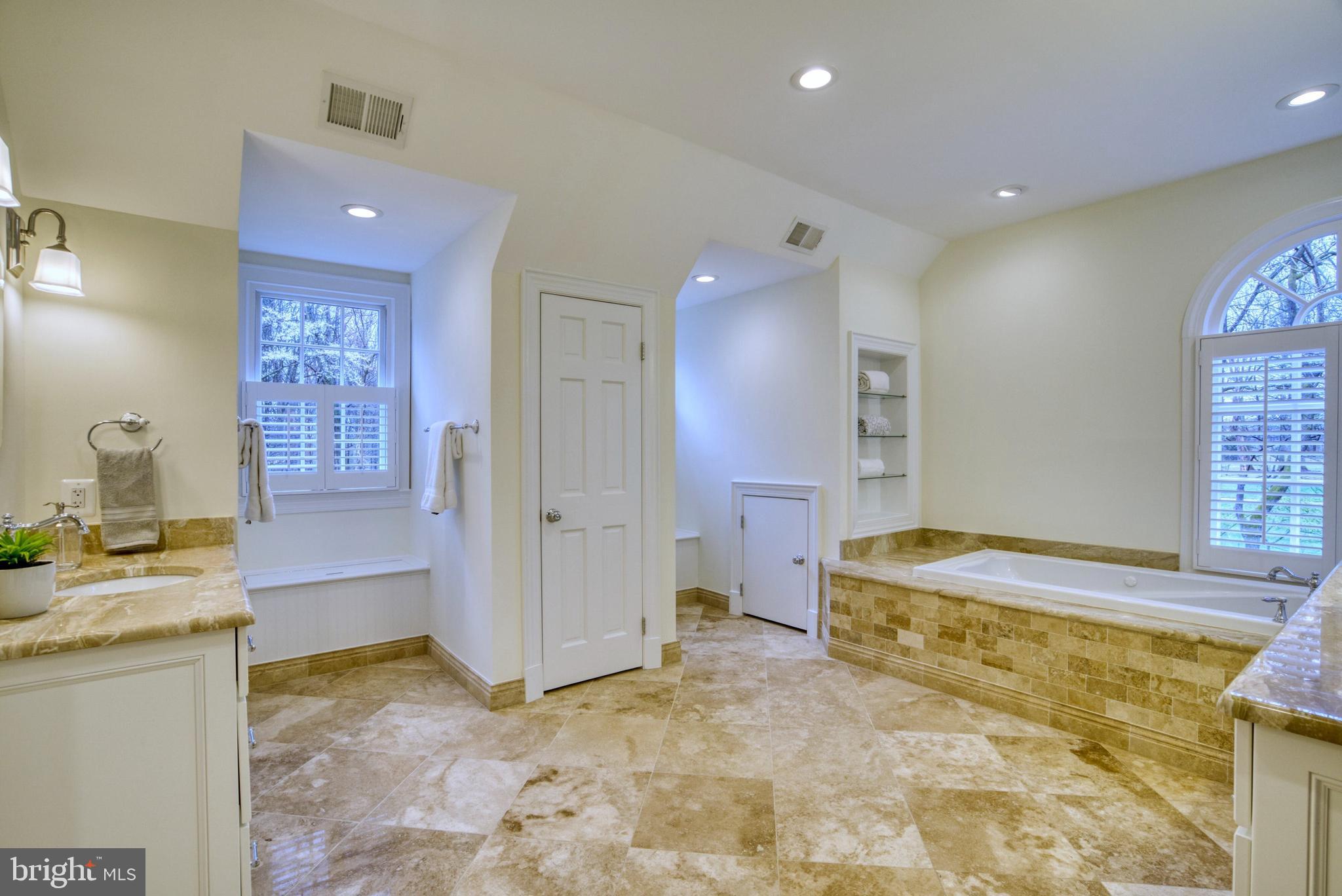 POTOMAC KNOLLS - Residential