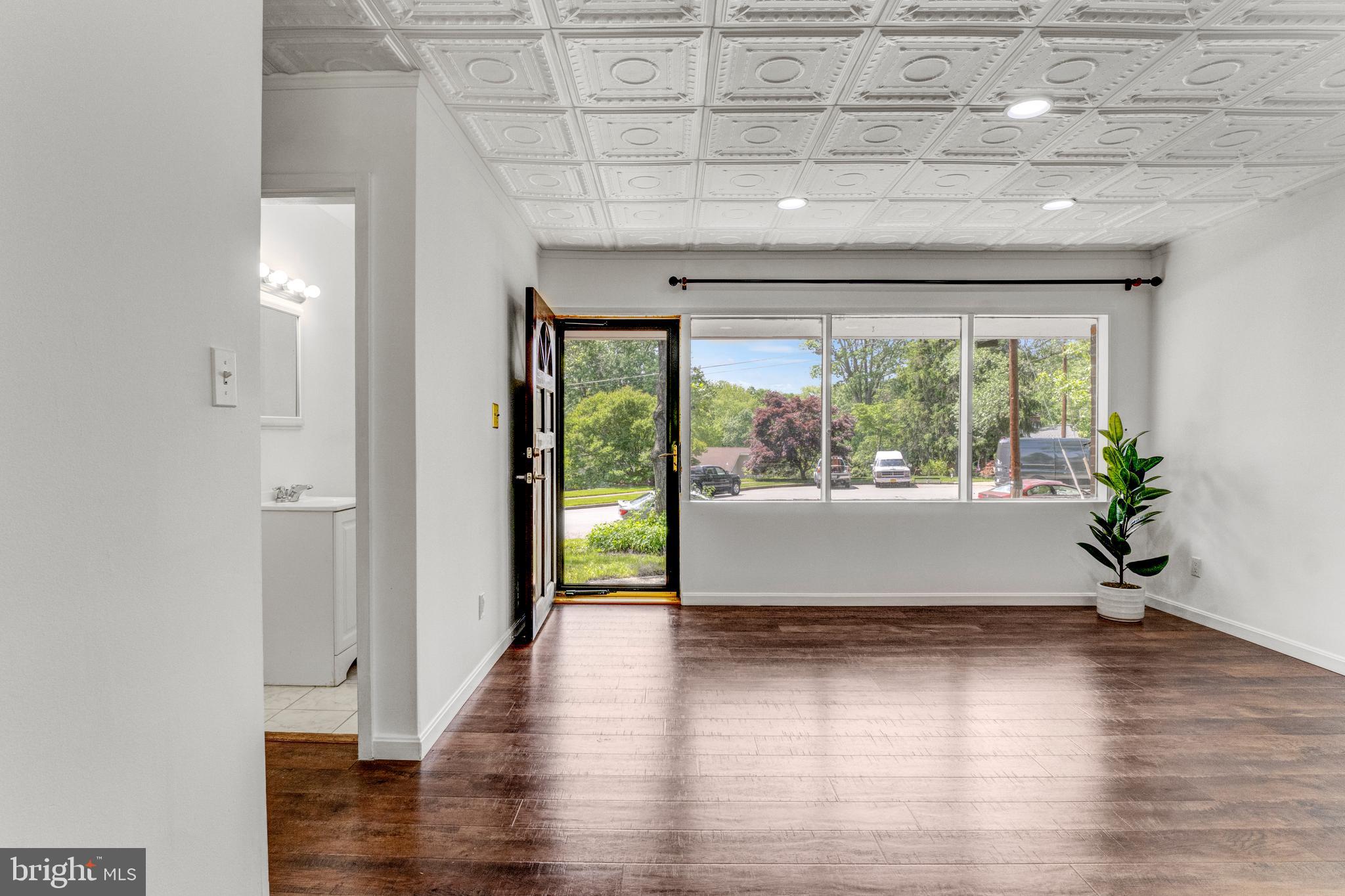 MONTICELLO FOREST - Residential Lease