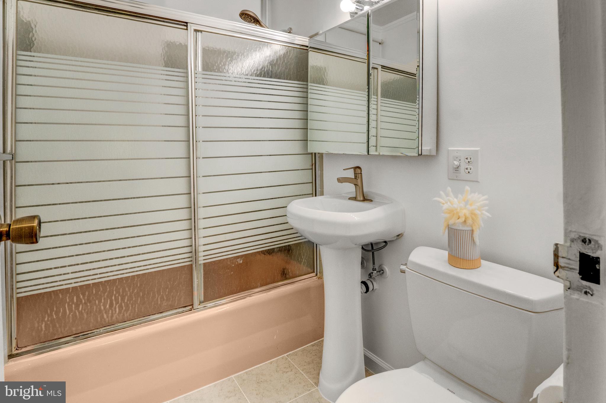 MONTICELLO FOREST - Residential Lease