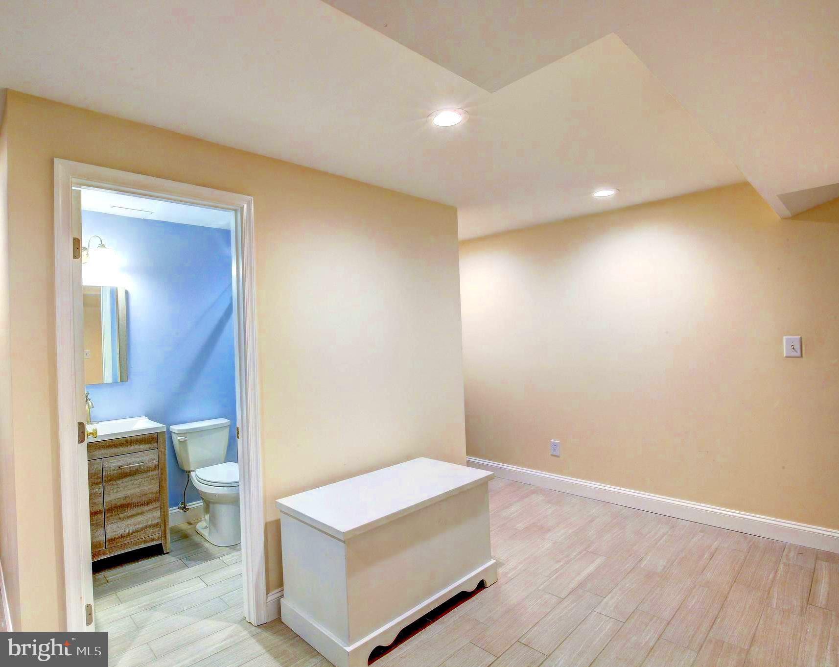 ULMSTEAD GARDENS - Residential