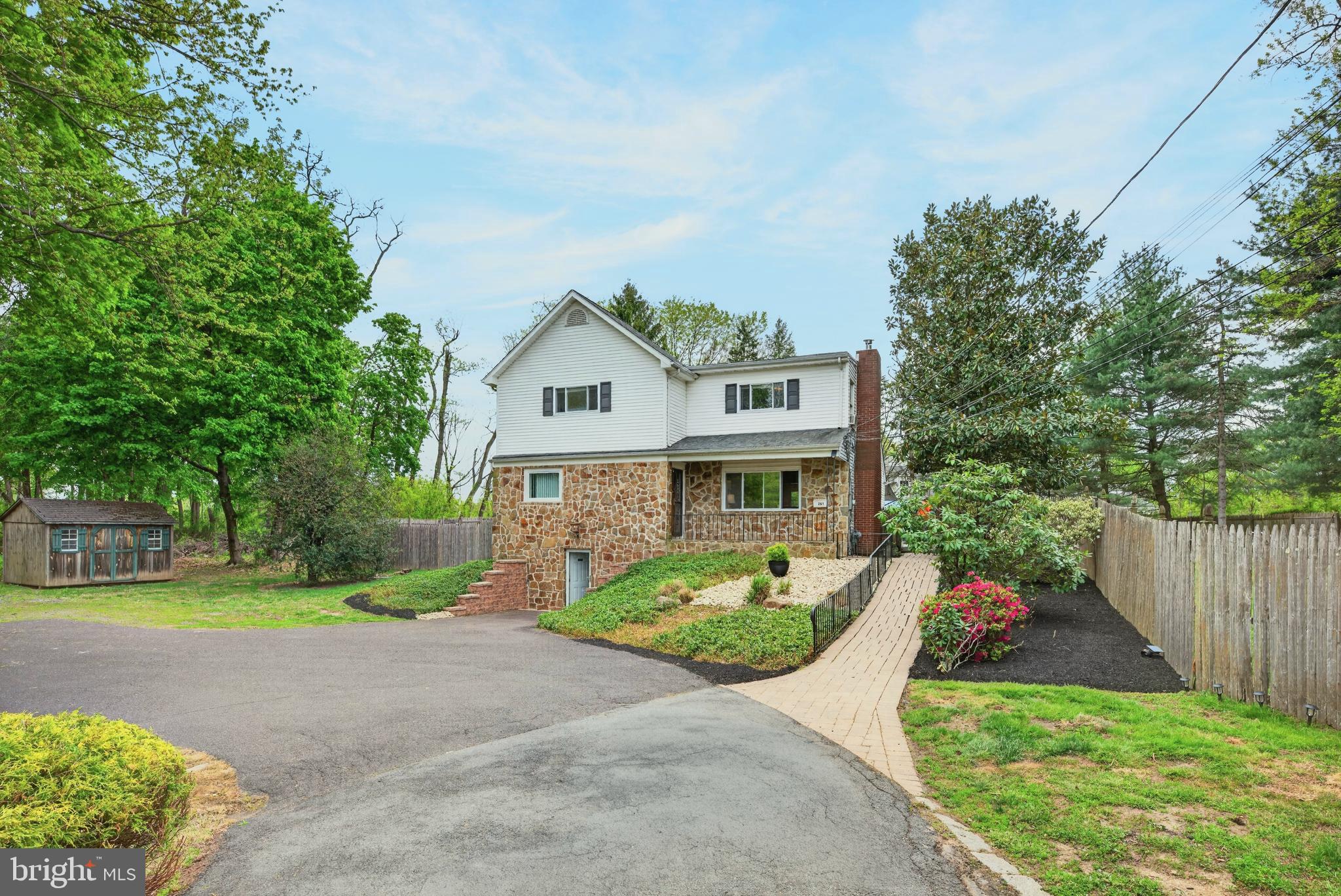 261 UPPER FERRY ROAD
