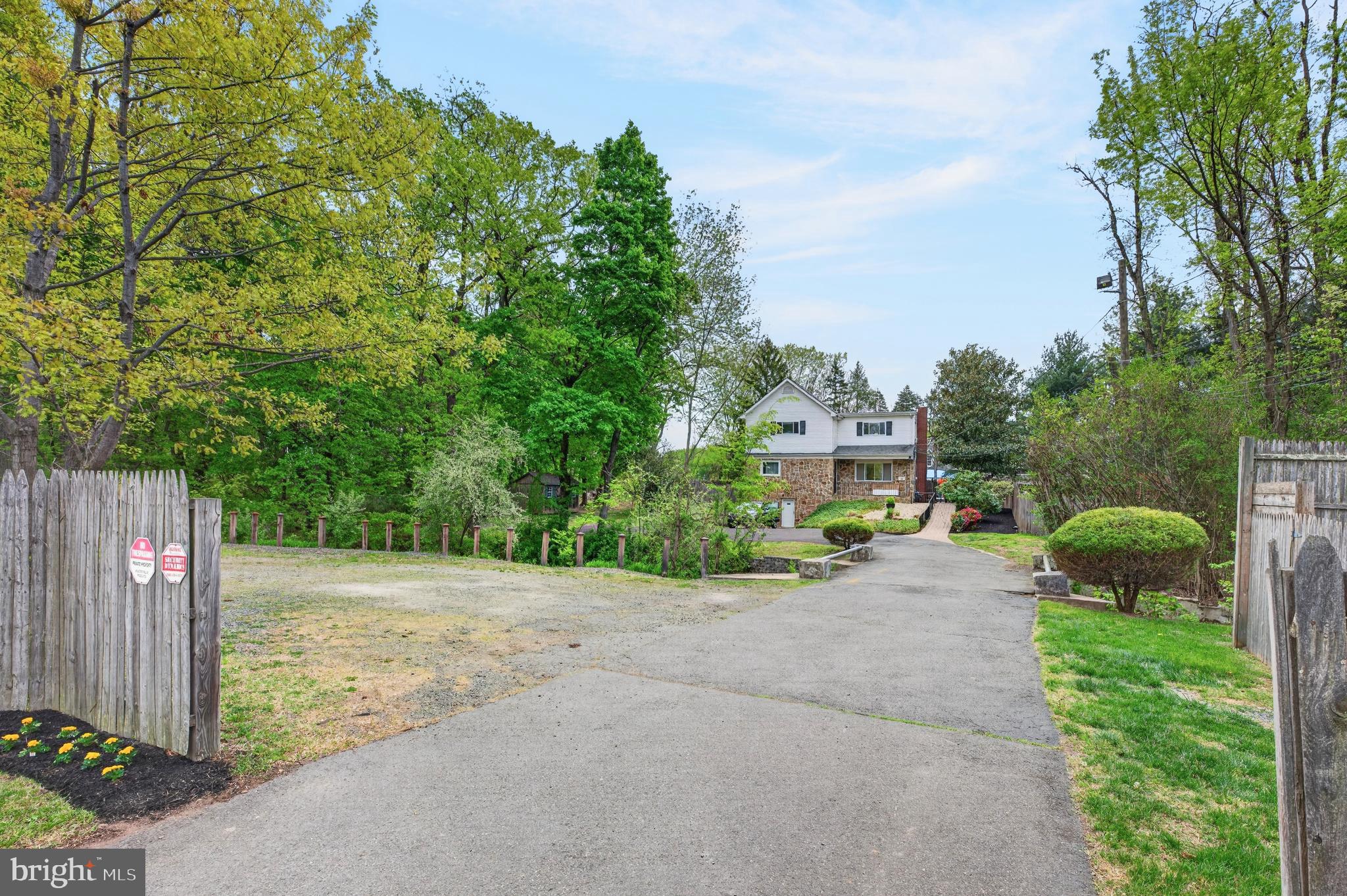 261 UPPER FERRY ROAD