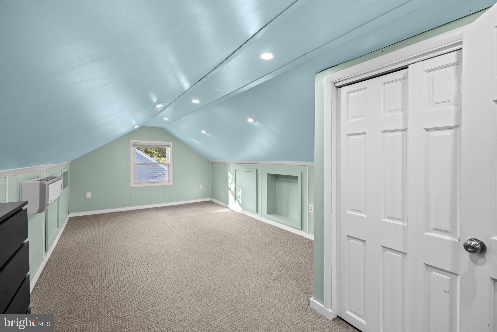 NORTH BARNABY - Residential