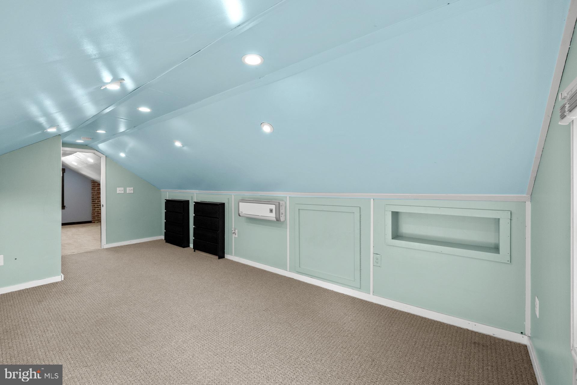 NORTH BARNABY - Residential