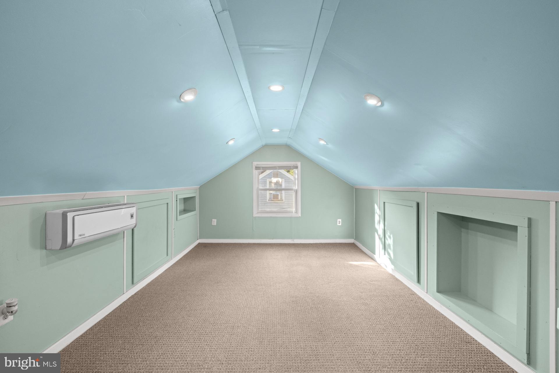 NORTH BARNABY - Residential